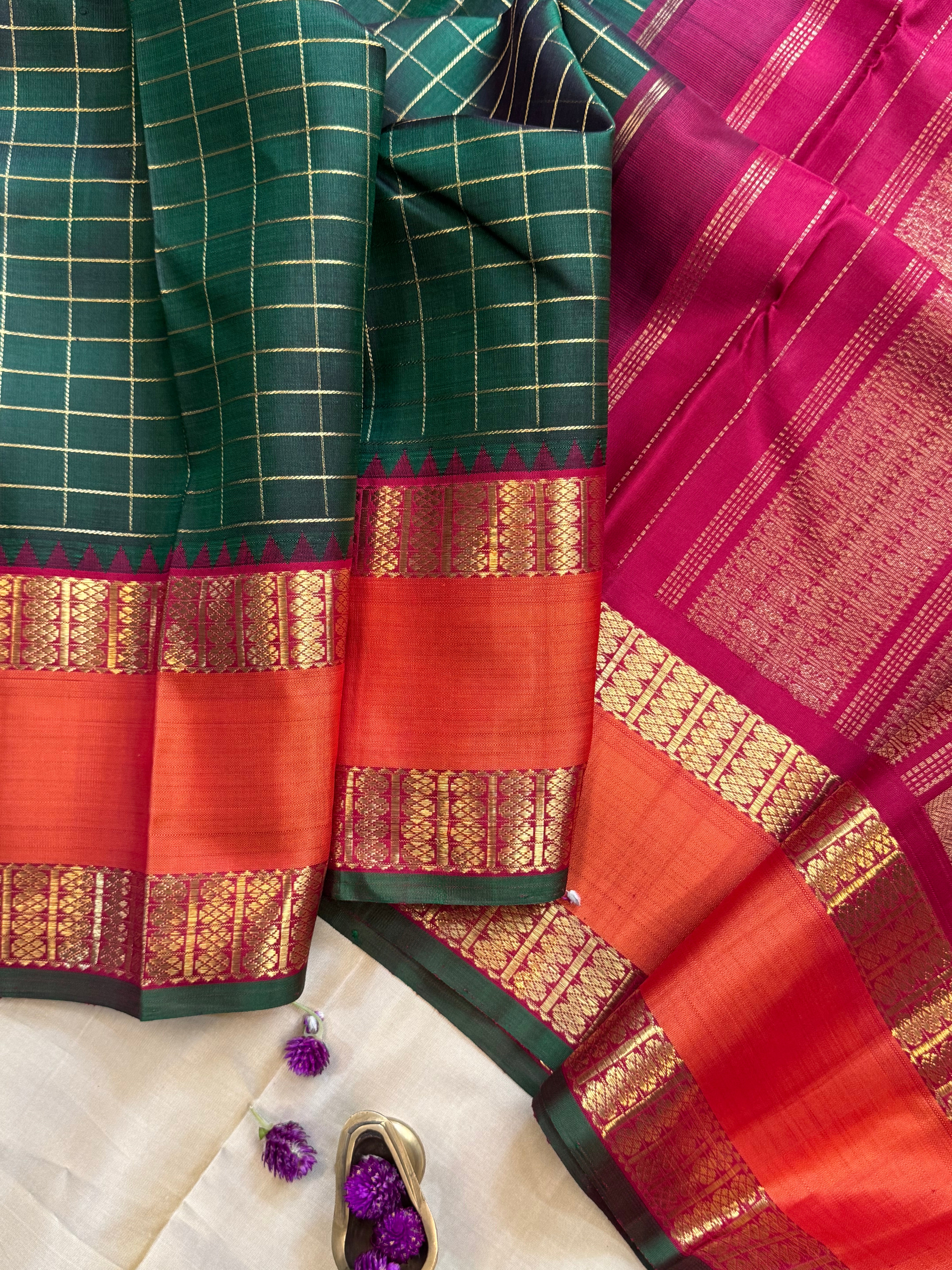 Dual tone green vintage Zari Kattam Korvai / kanjipuram silk saree