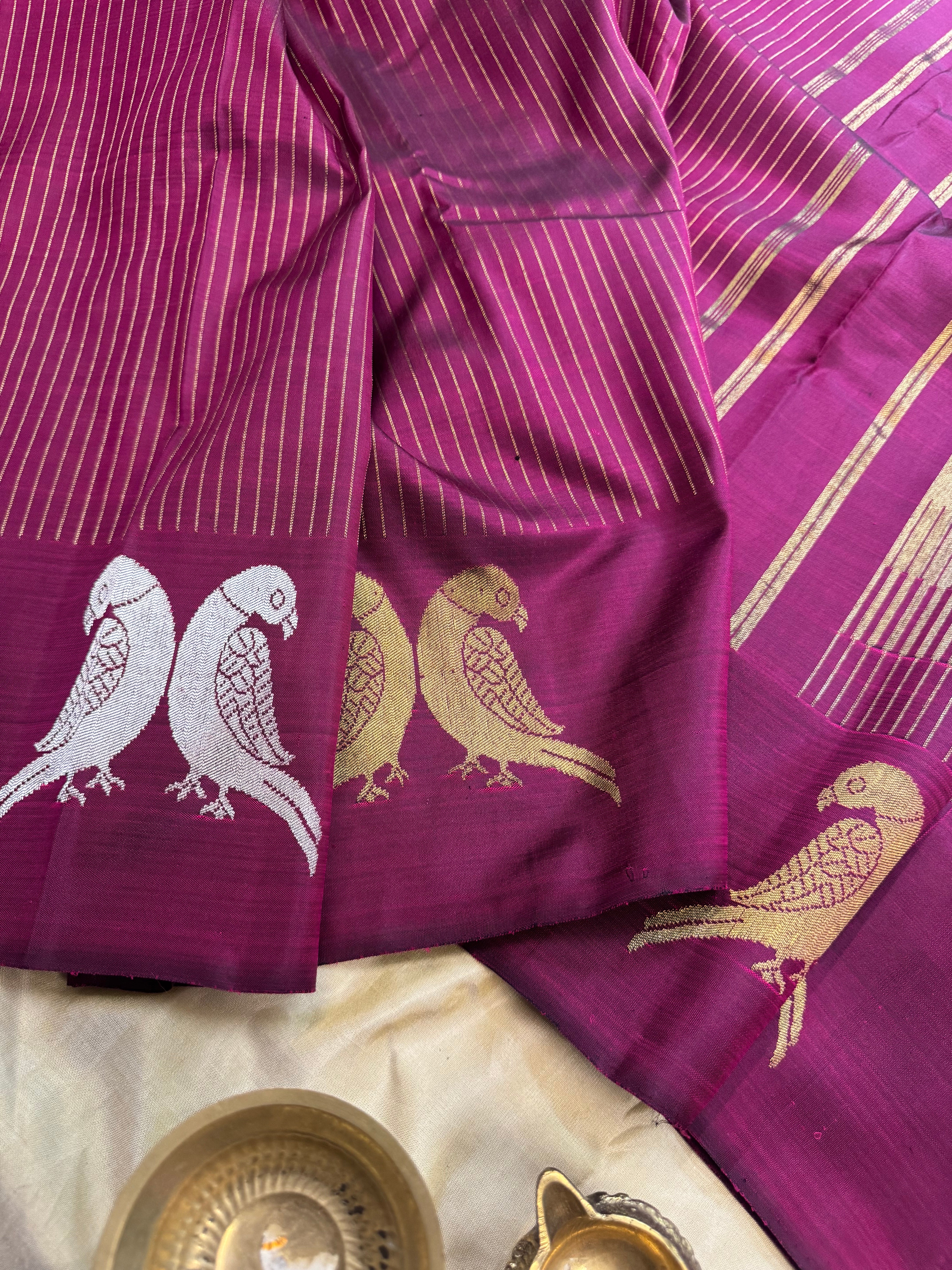 Beetroot shade master weaver border jodi kili/ Kanjipuram silk