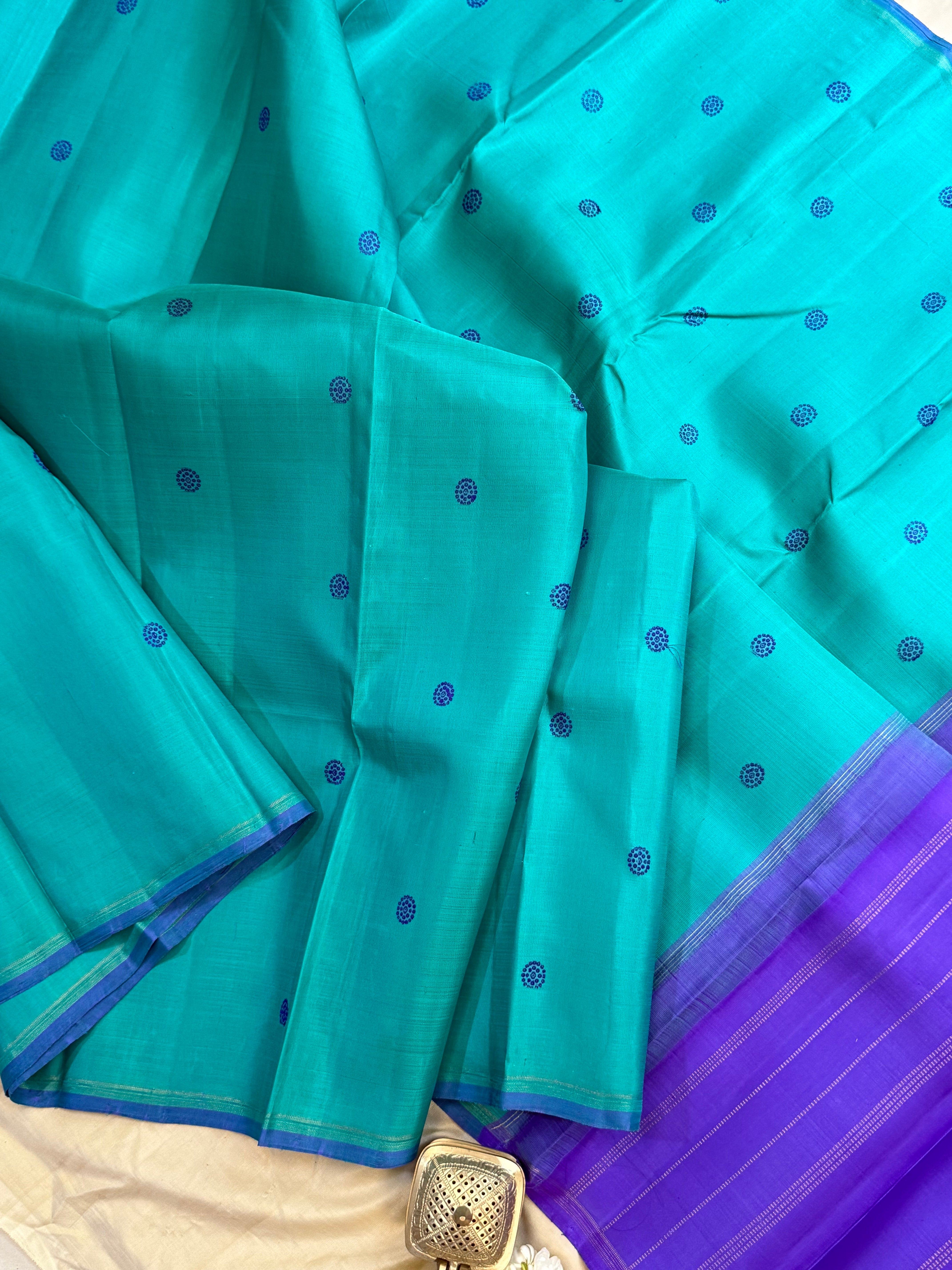 Sea blue and purple thread butta / Kanjipuram silk