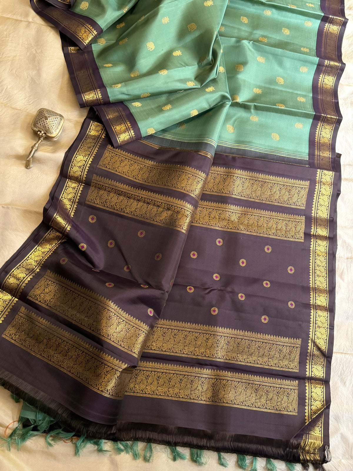 Coffee bean green small border Korvai Kanjipuram silk
