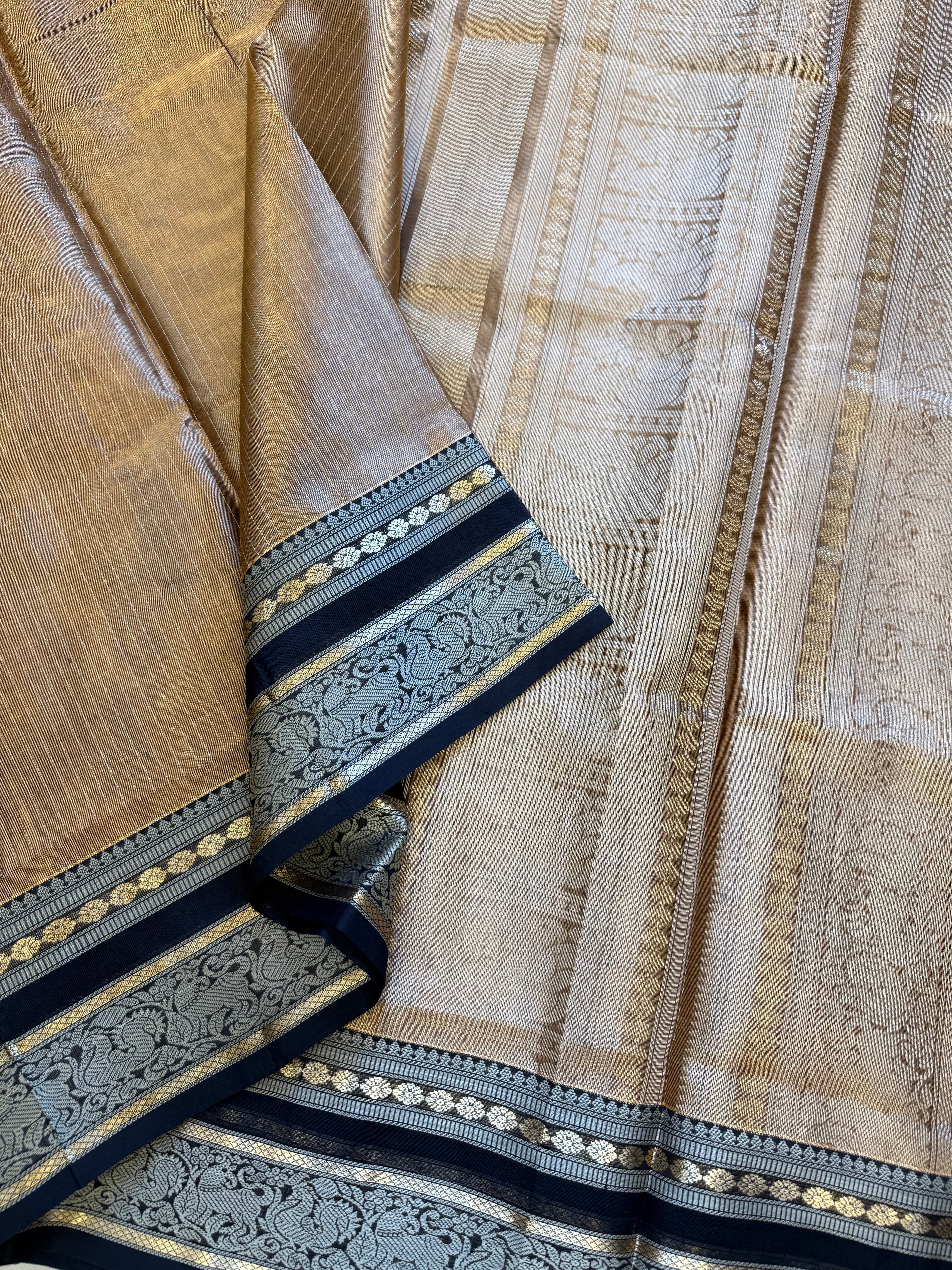 Golden tissue and black / Premium silk cotton