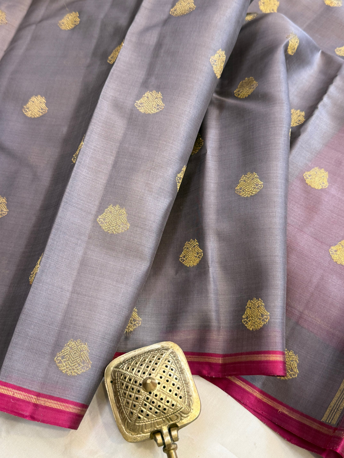 Grey Iruthalaipakshi butta organza borderless / Kanjipuram silk CLSA12820