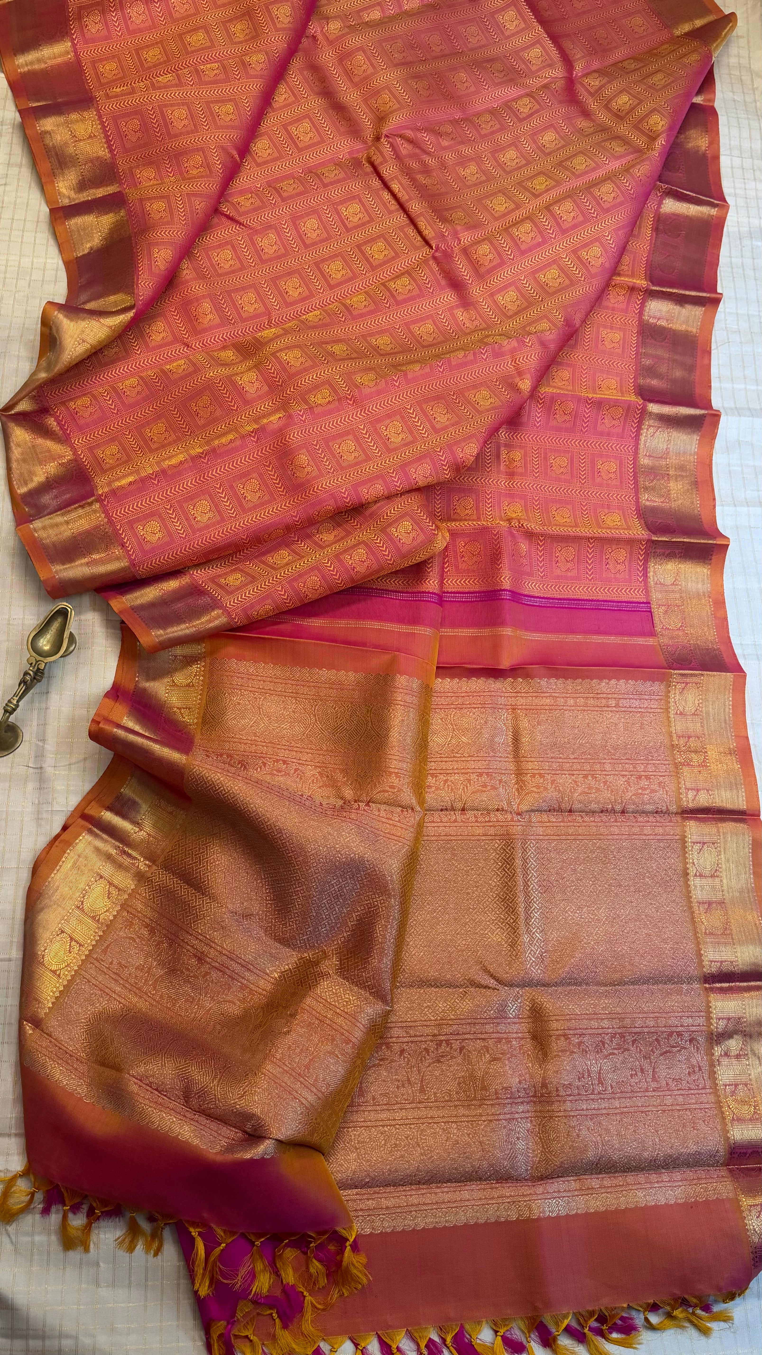 Pink Annam Butta Zari work / Kanjipuram silk.