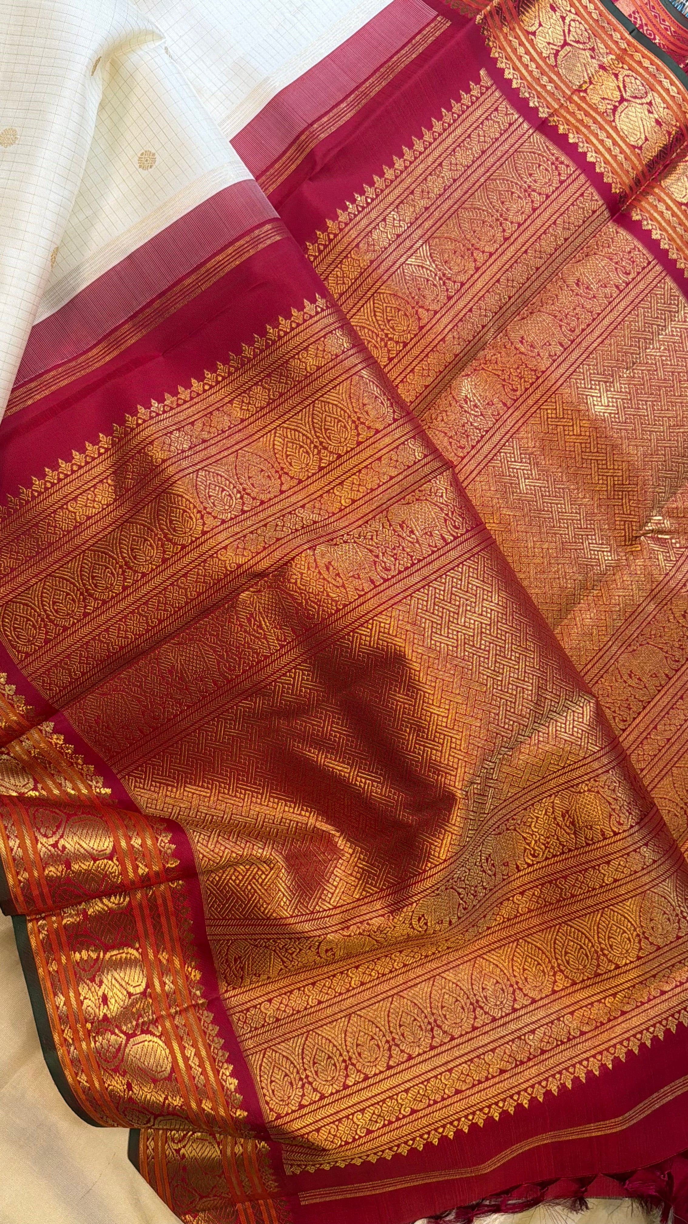 Off white Zari Kattam Korvai / Kanjipuram silk