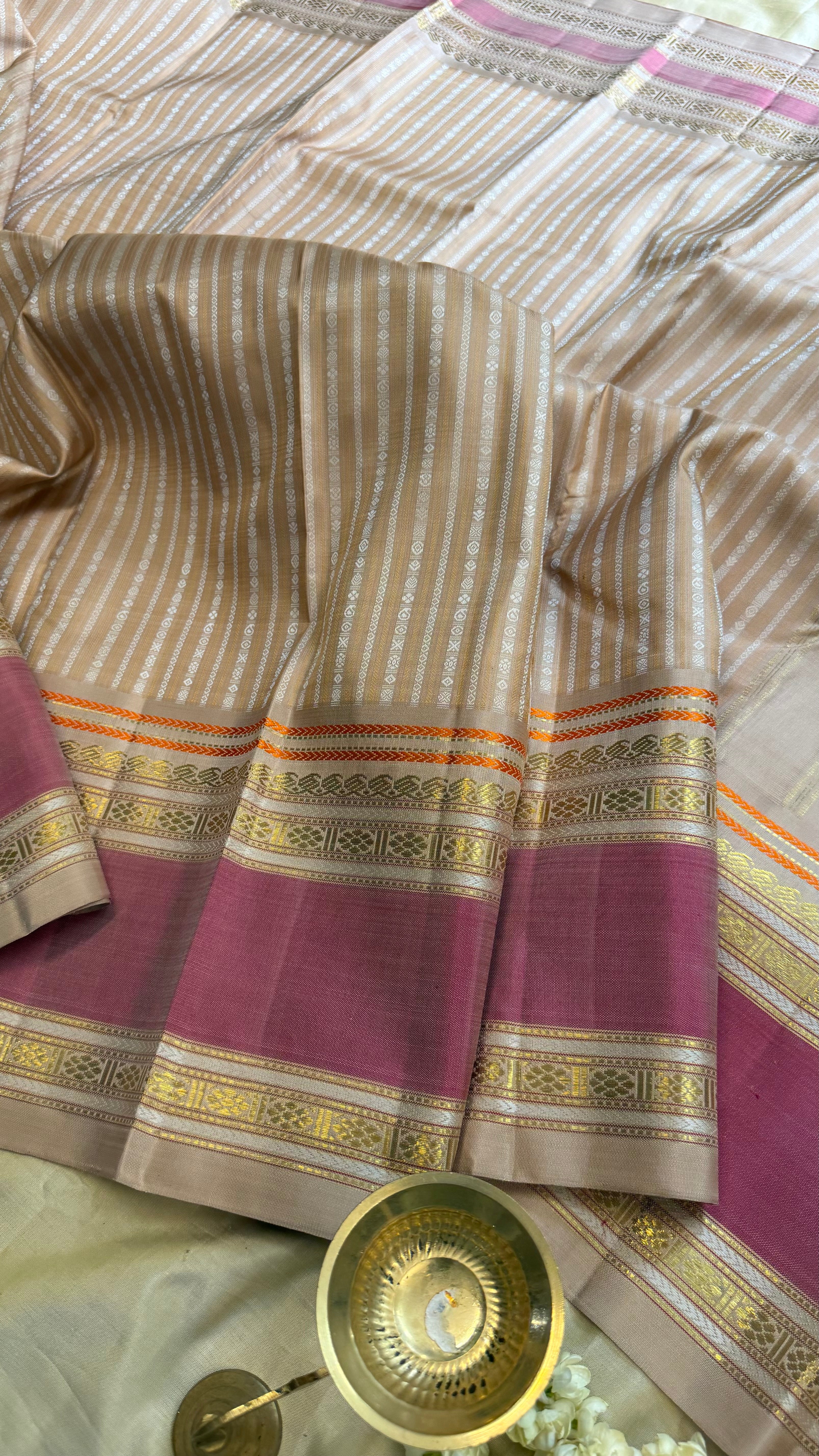 Master weaver - Special veldhari and corner pallu butta / Kanjipuram Silk