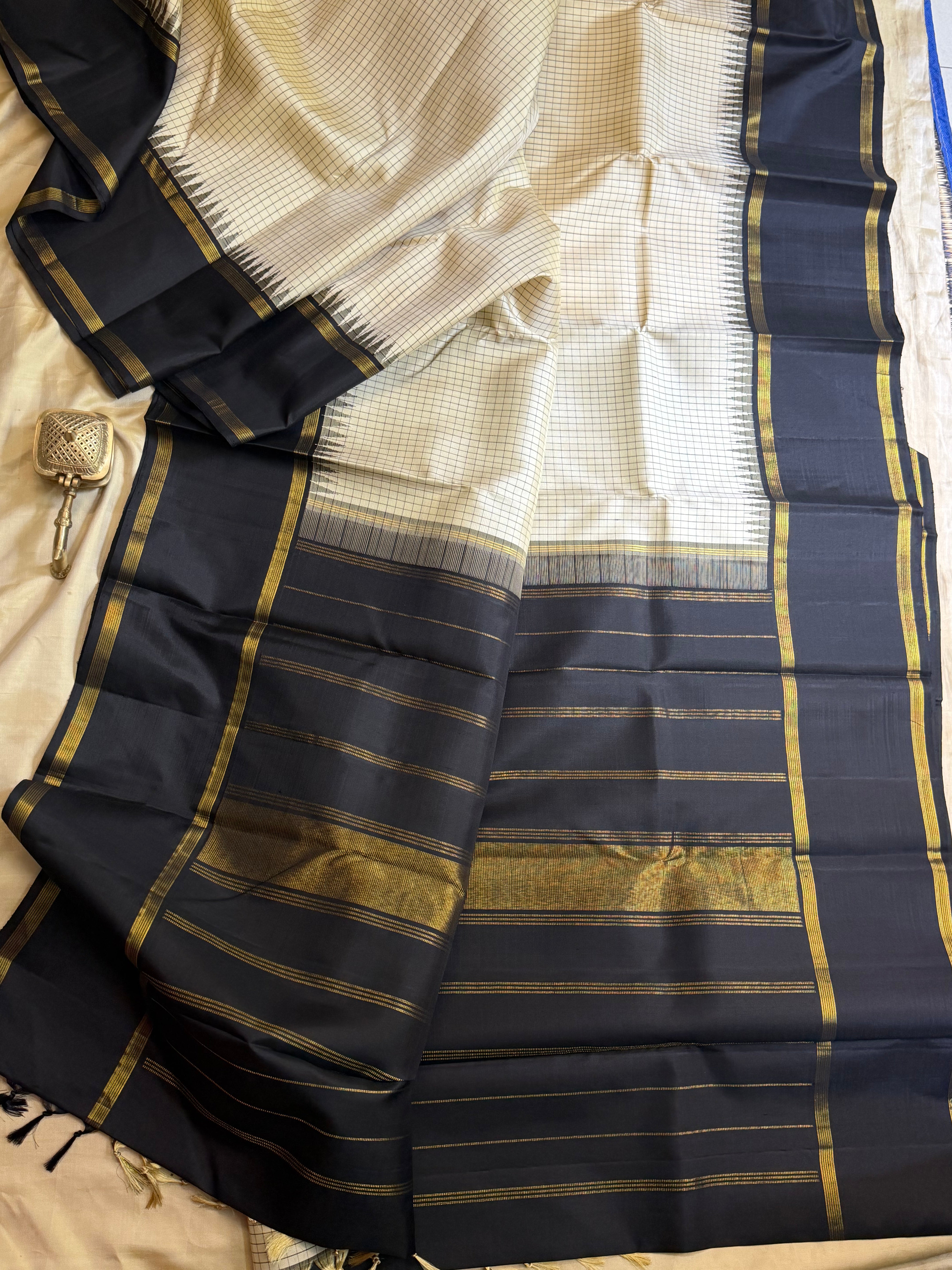 Black and white checks Korvai / Arani silk