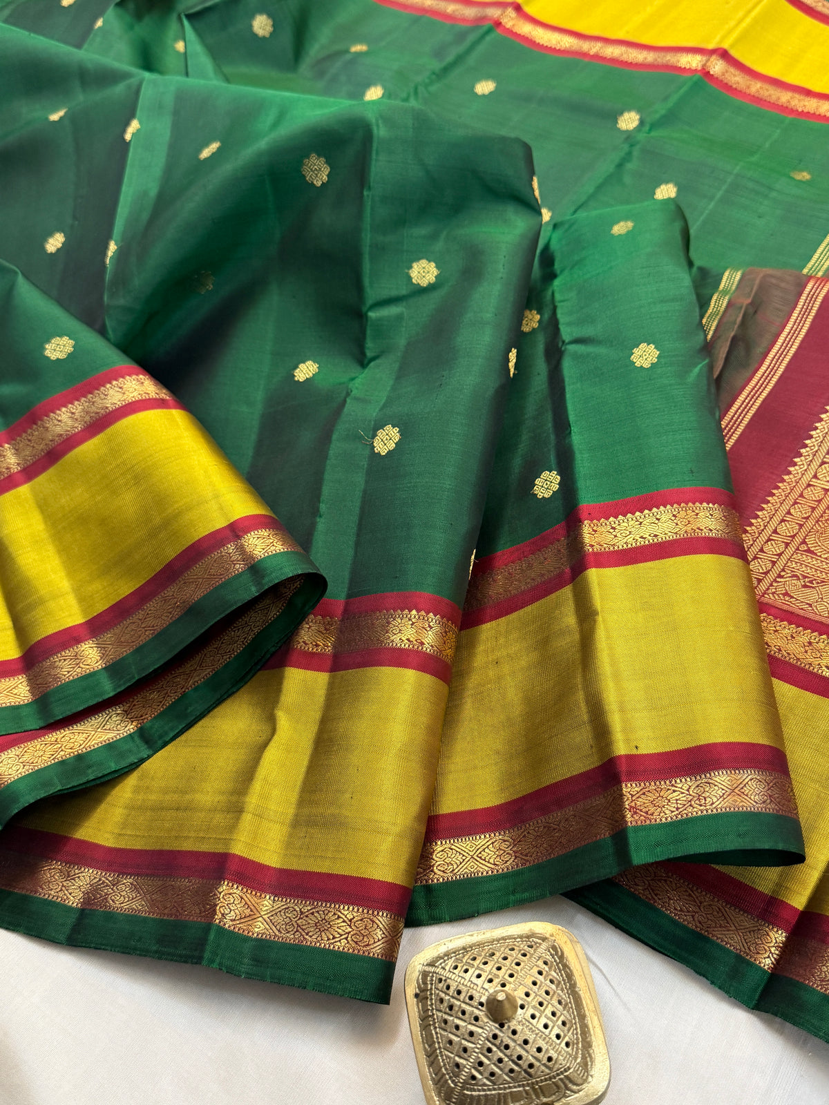 Green body Butta and Rettapet / kanjipuram silk saree clsa 12368