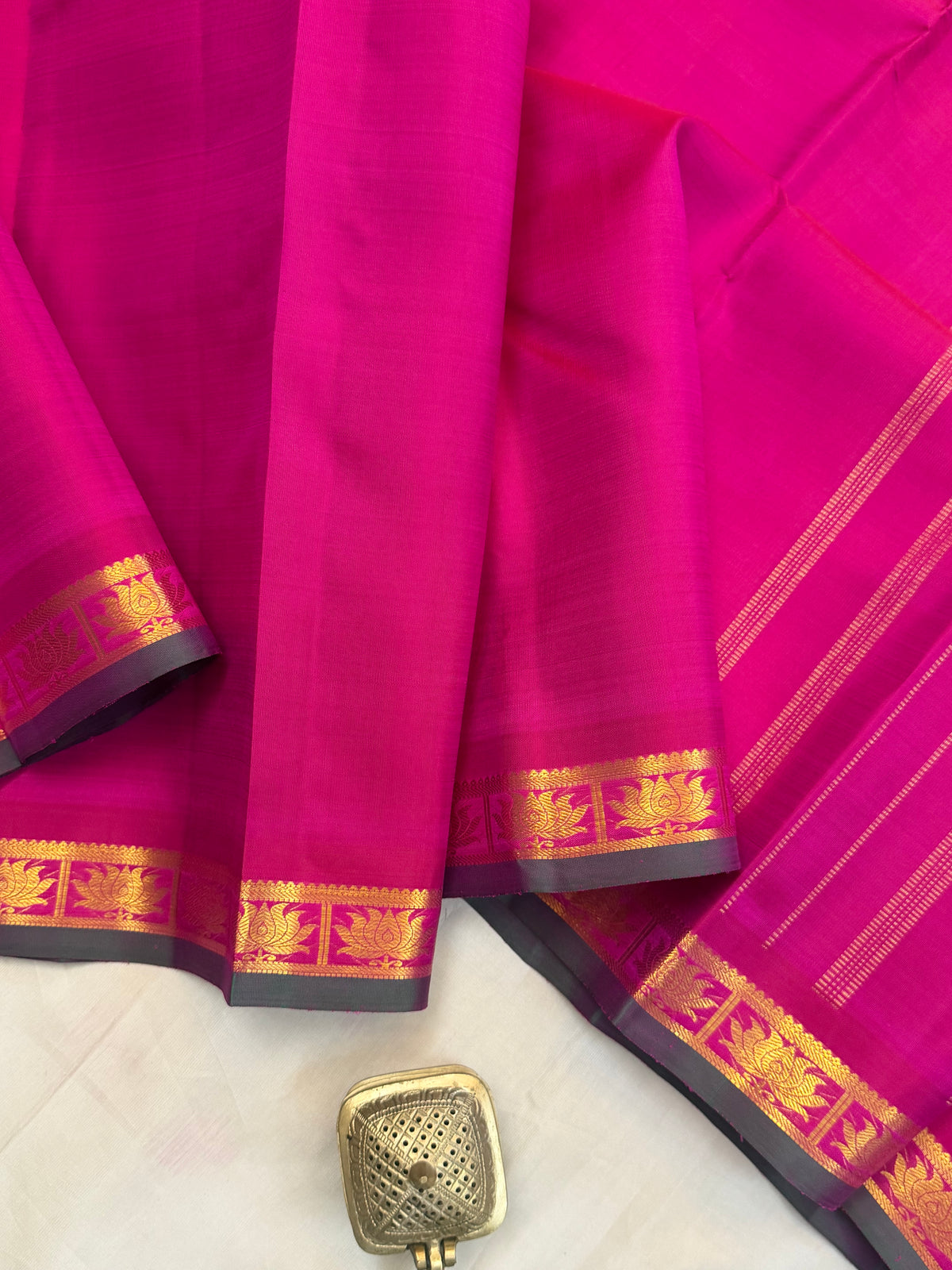 Rani pink small border / Silk Kanjipuram CLSA11566