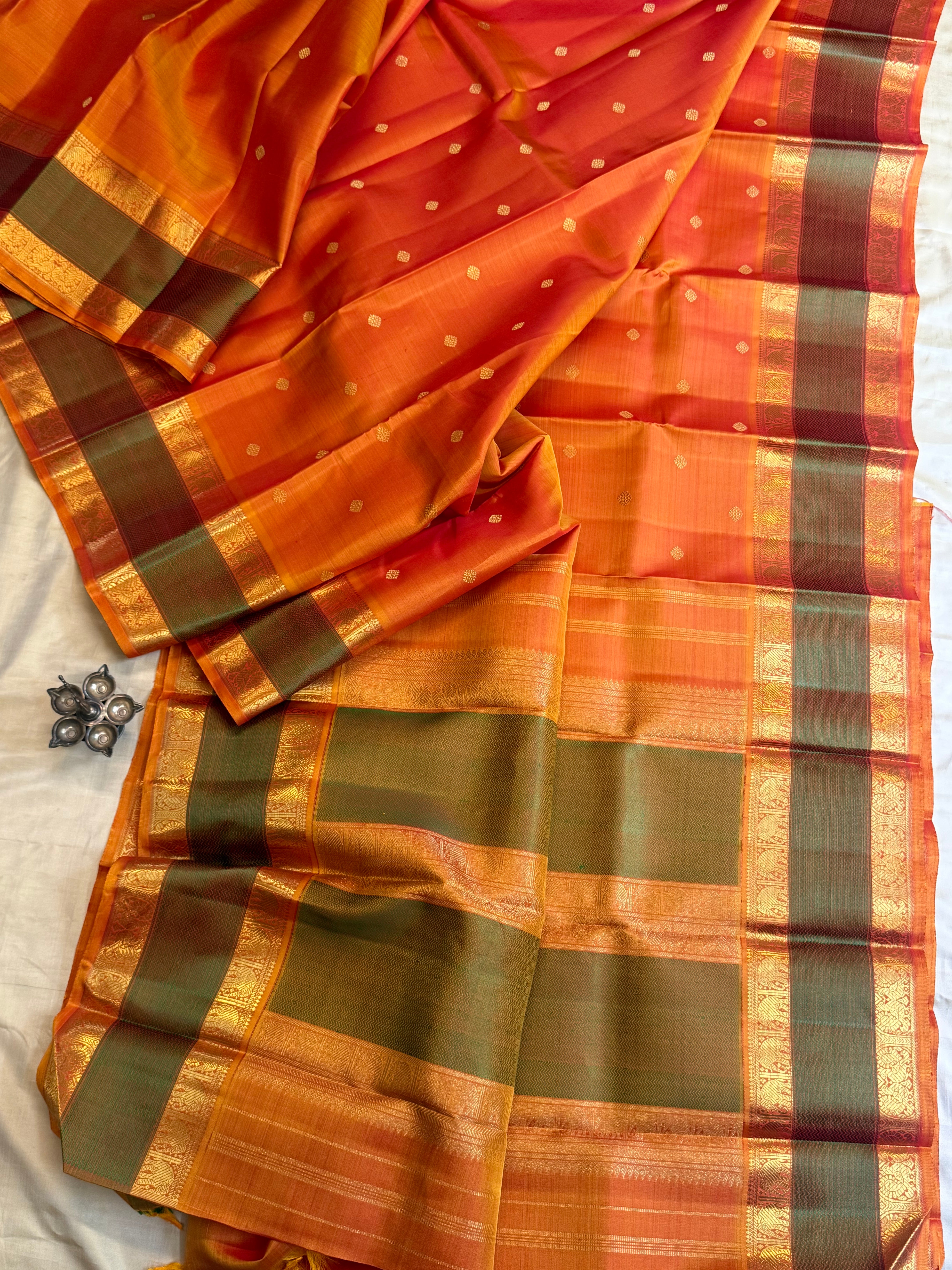 Orange rettapet border/ Kanjipuram silk