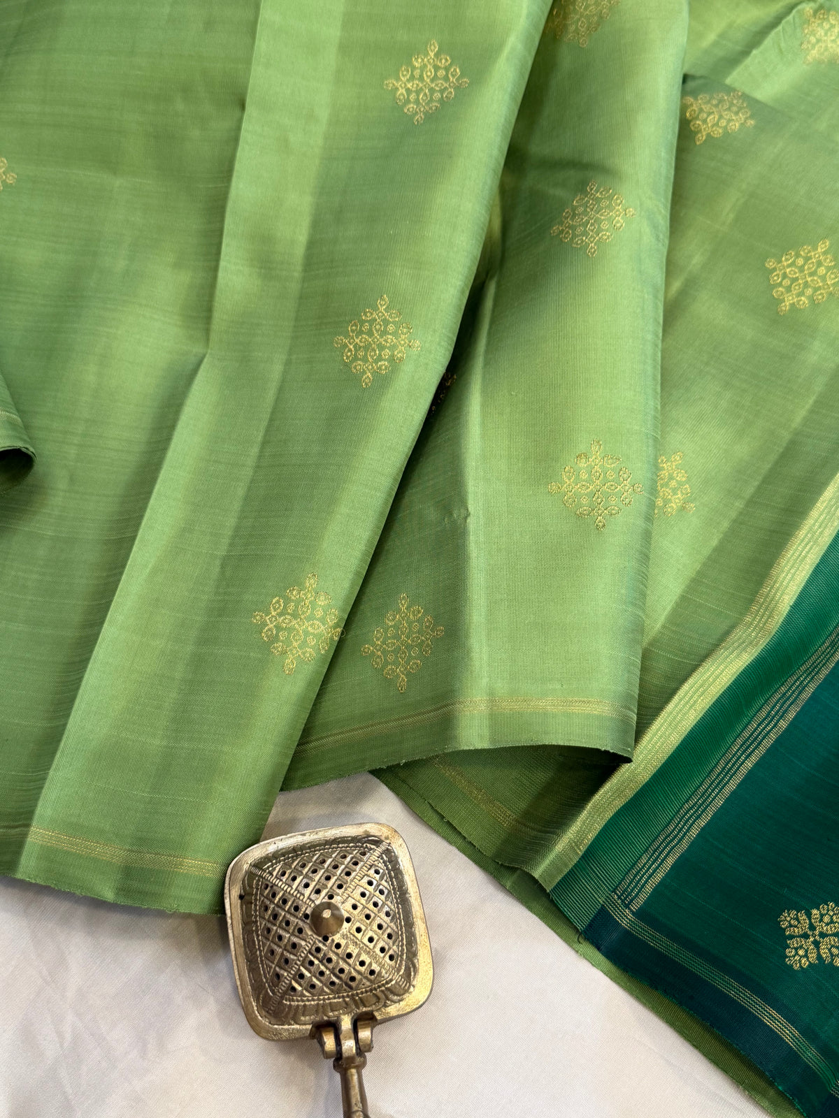 Pista green kolam butta double pallu / Kanjipuram silk CLSA12810