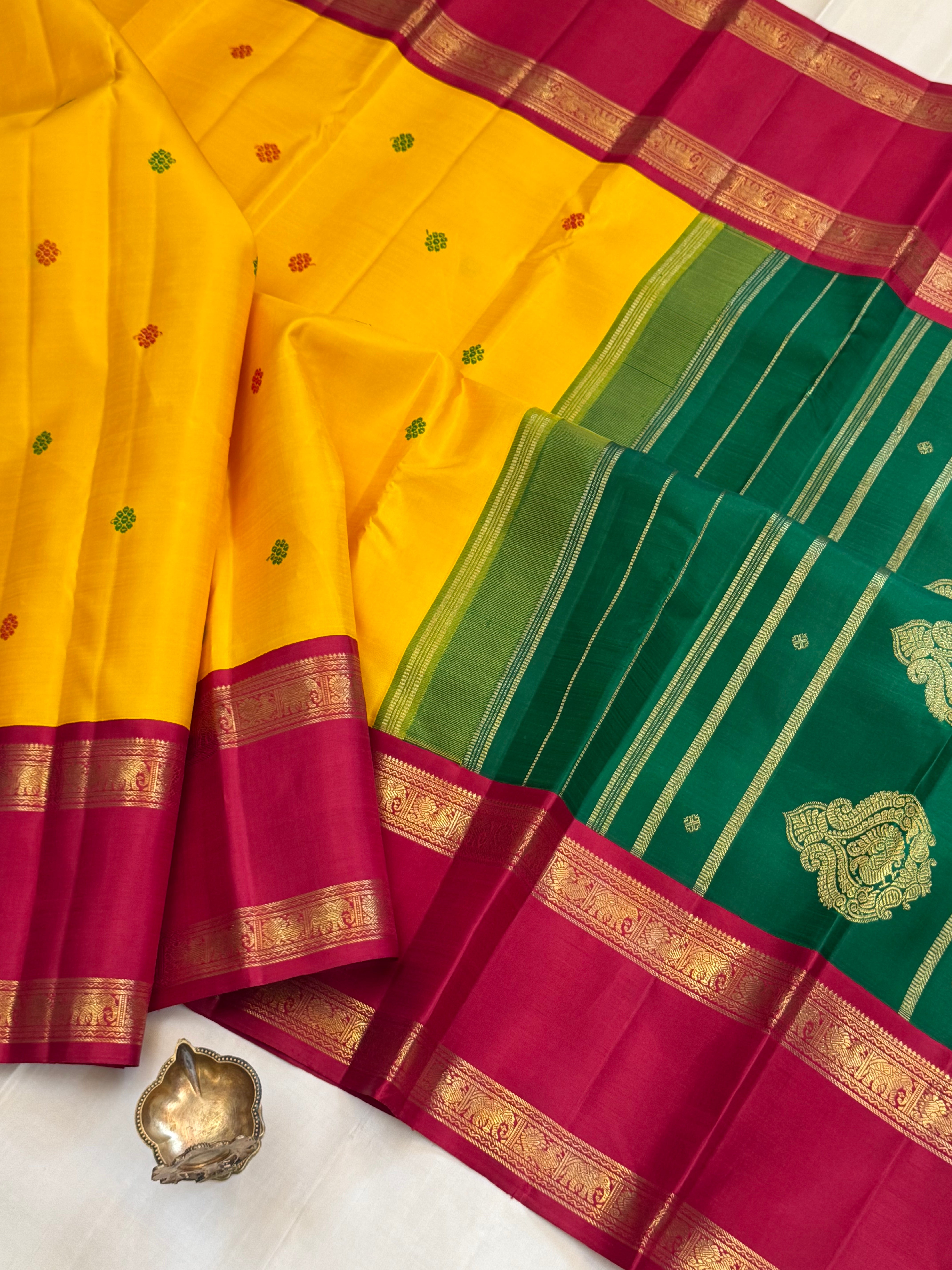 Yellow double Palla Kai Korvai/ kanjipuram CLSA