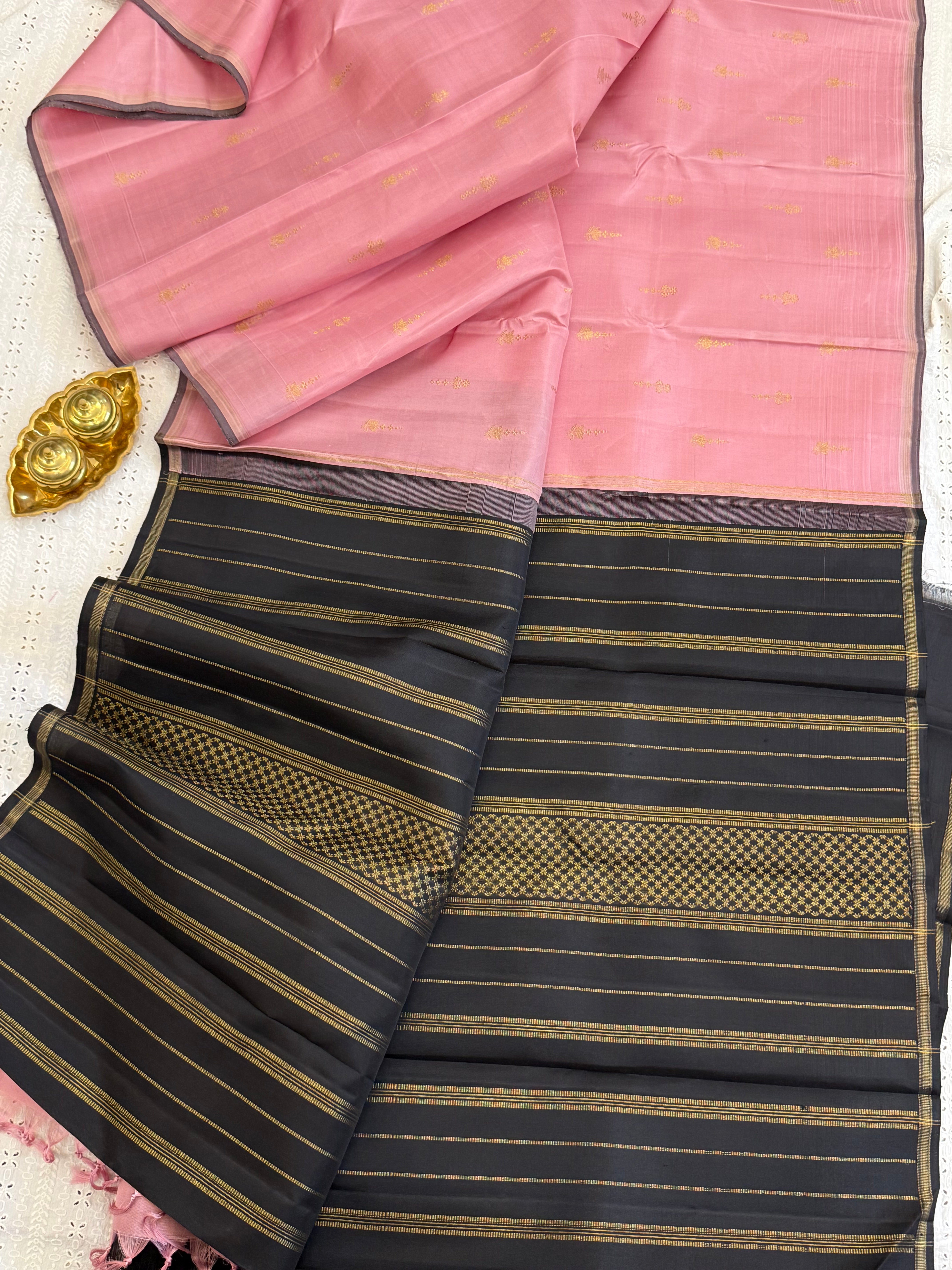 Pink Lotus butta borderless/ Kanjipuram silk CL9770