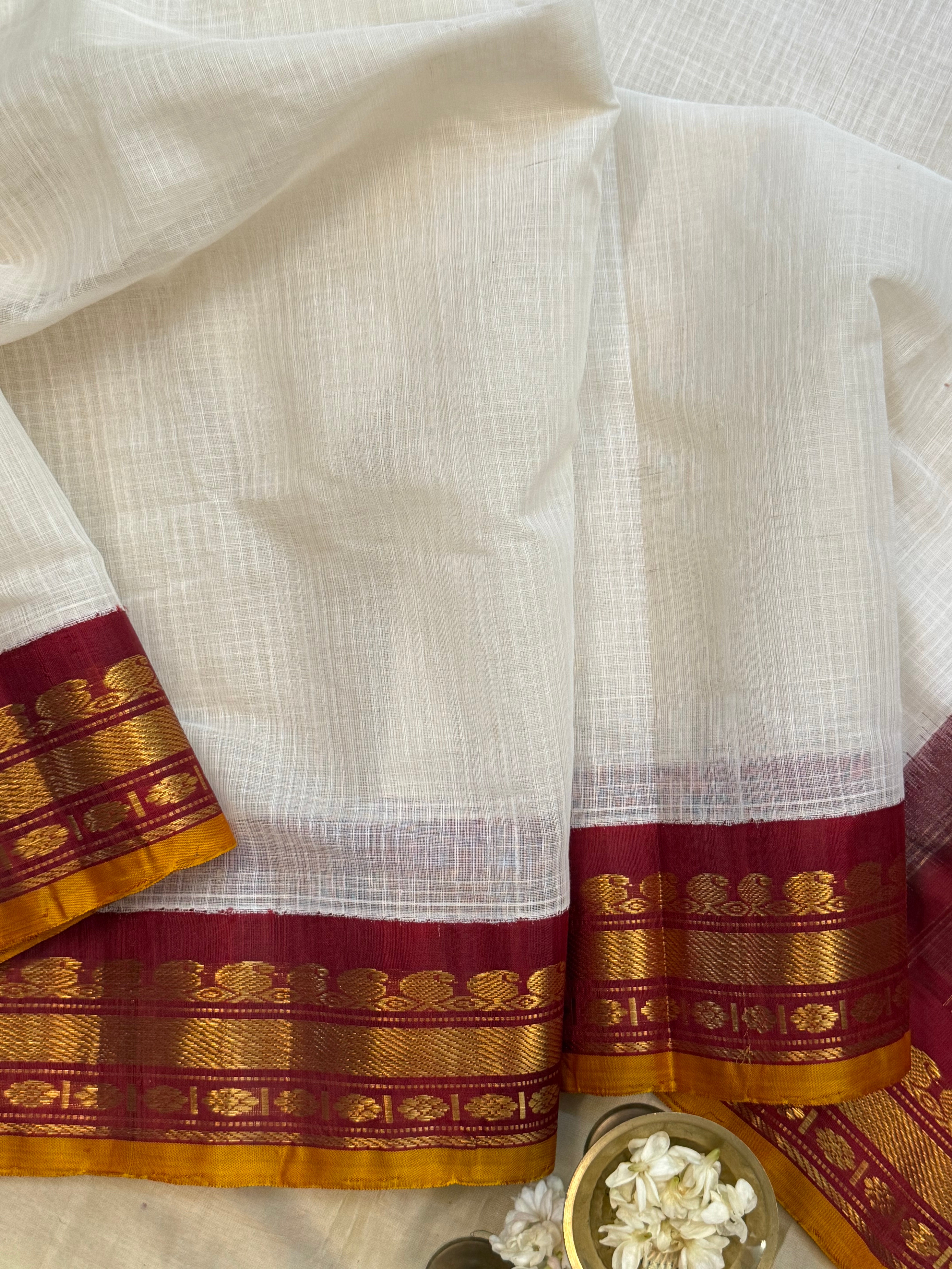 Offwhite and araku korvai / Gadwal cotton (No Blouse)