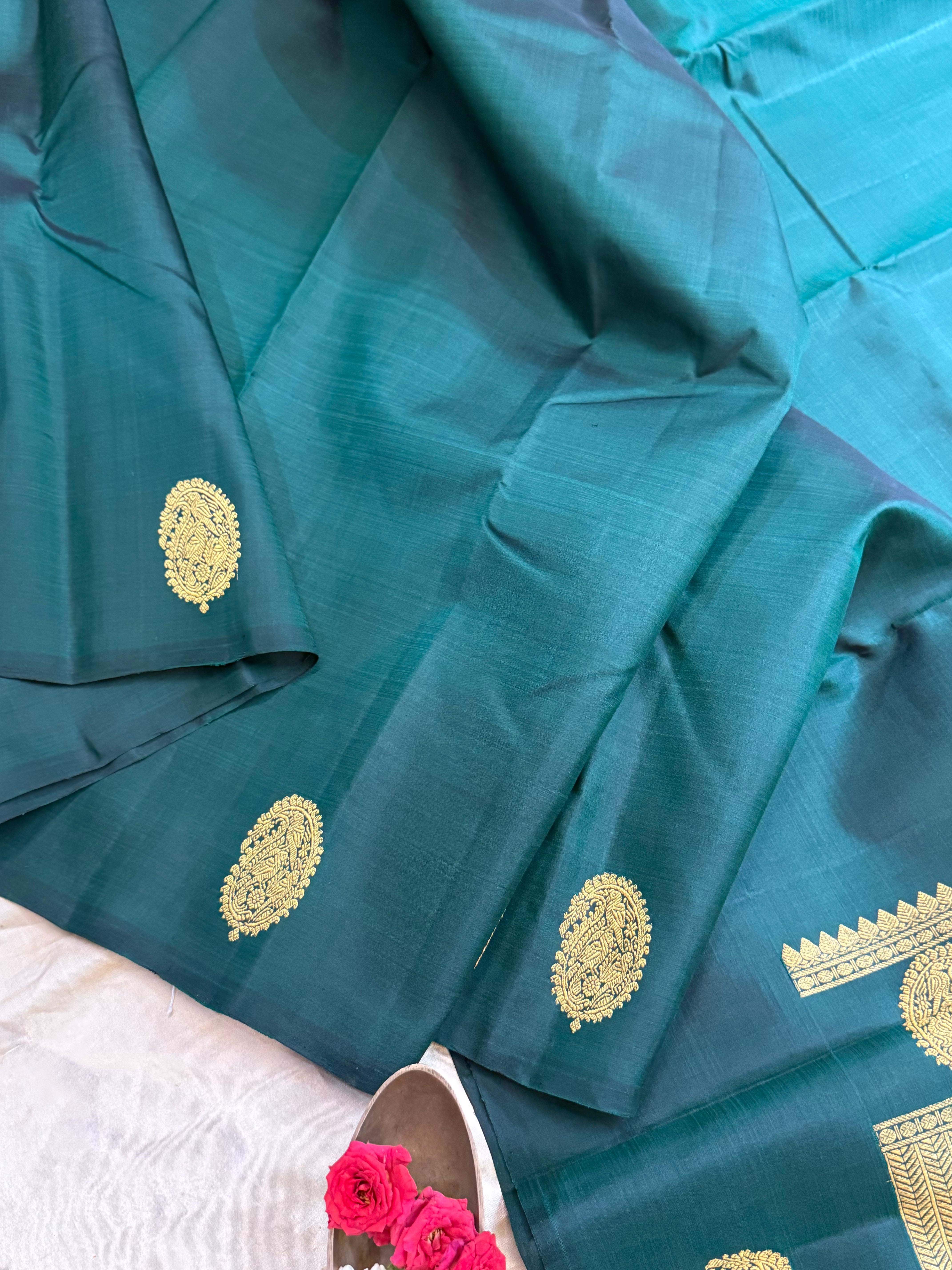 Dark green manga border butta / Arani silk