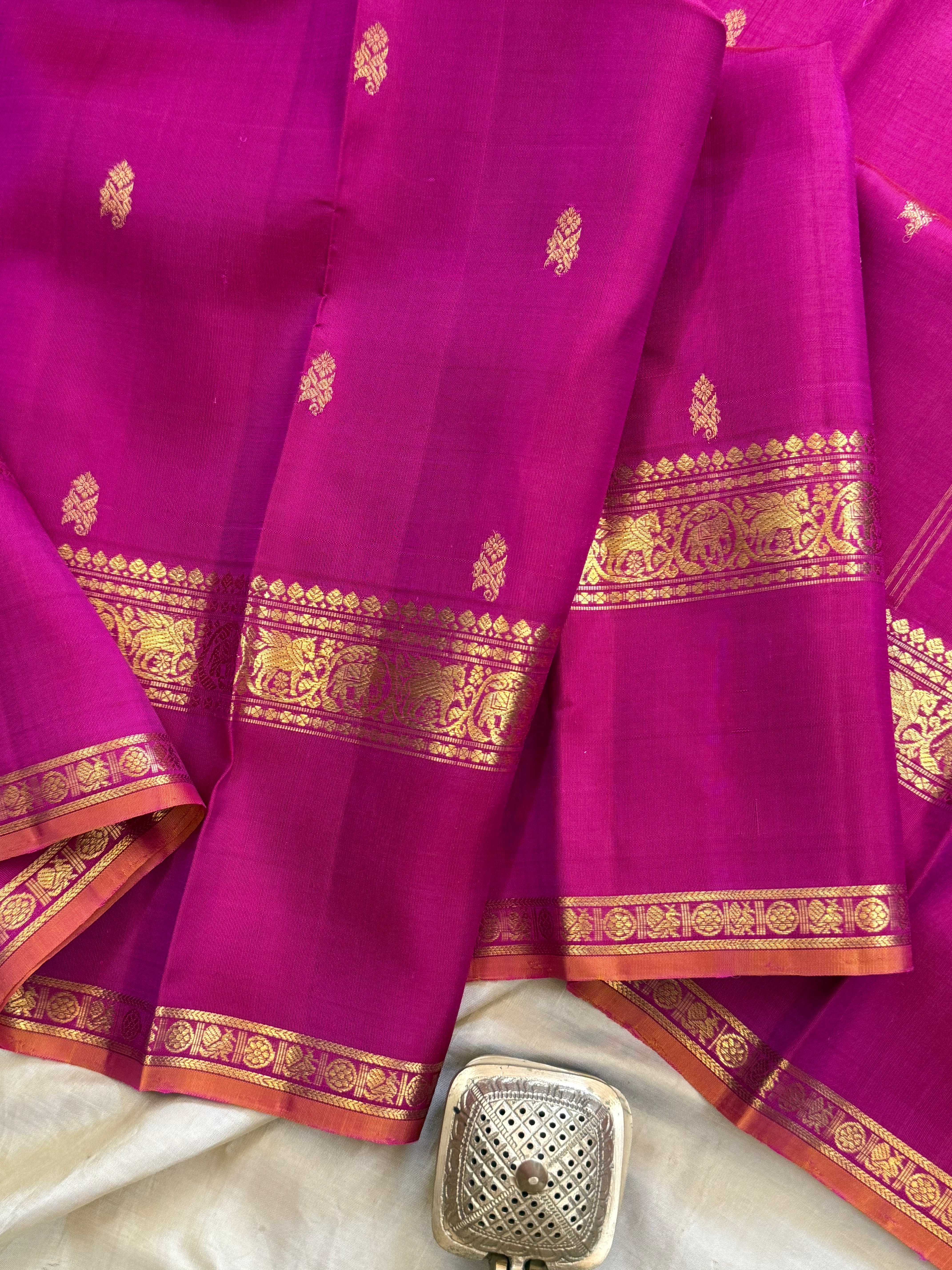Fuchsia pink Retta pet border/ Arani silk CLSA9944