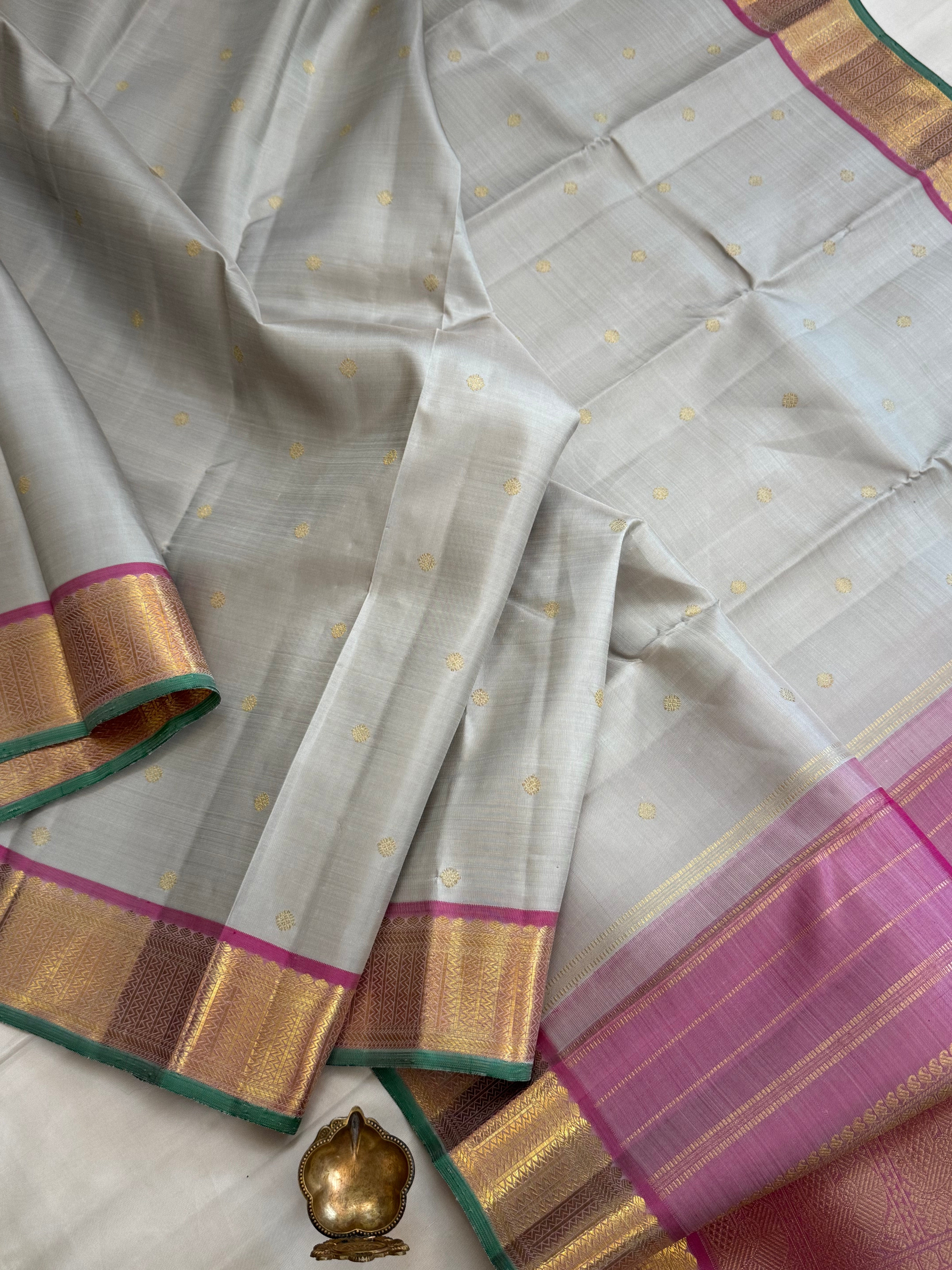 Pastel grey body light fuchsia pink on border/ kanjipuram silk CLSA10829