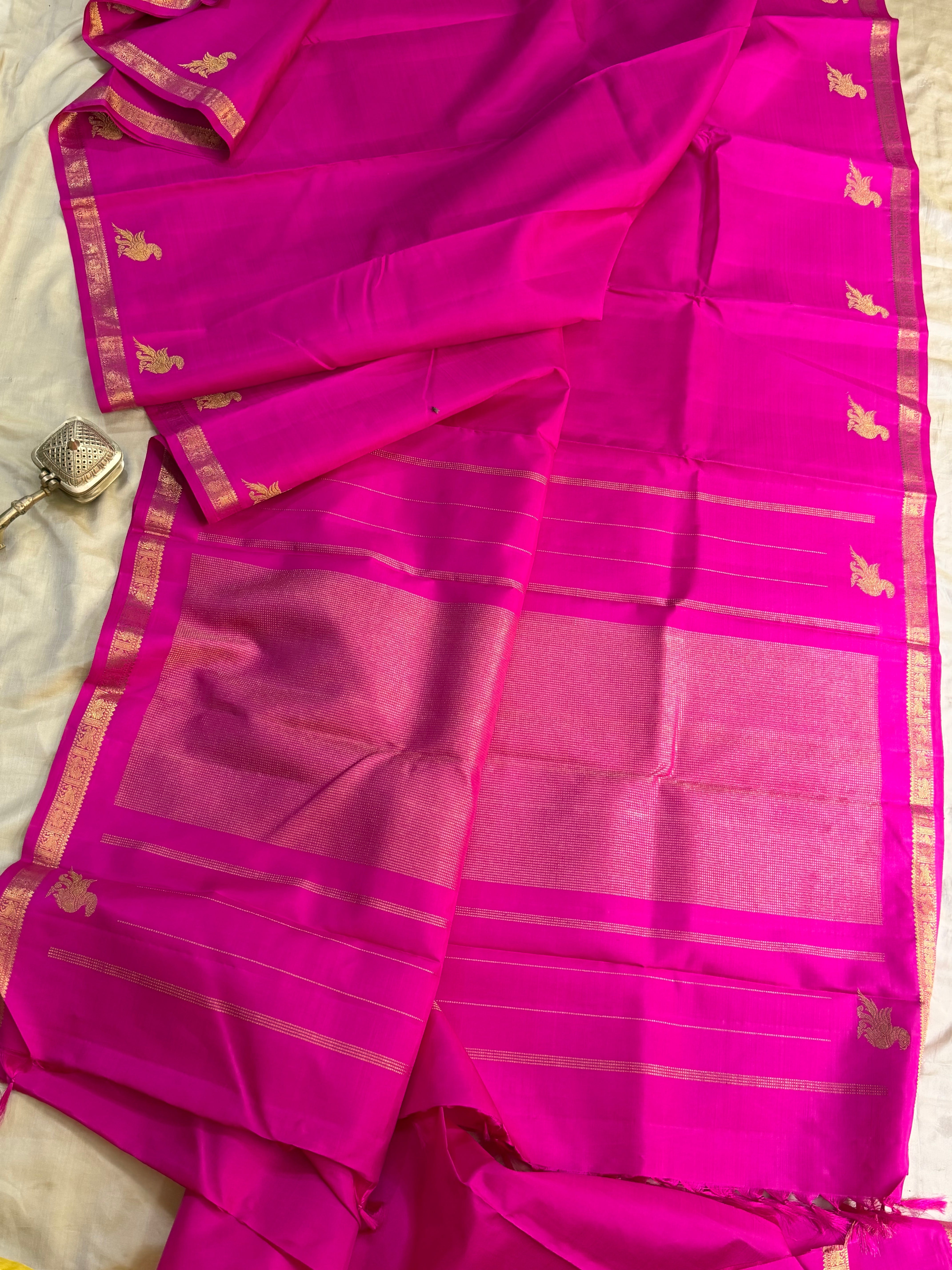 Rani pink Kili border / Budget friendly Kanjipuram silk sarees