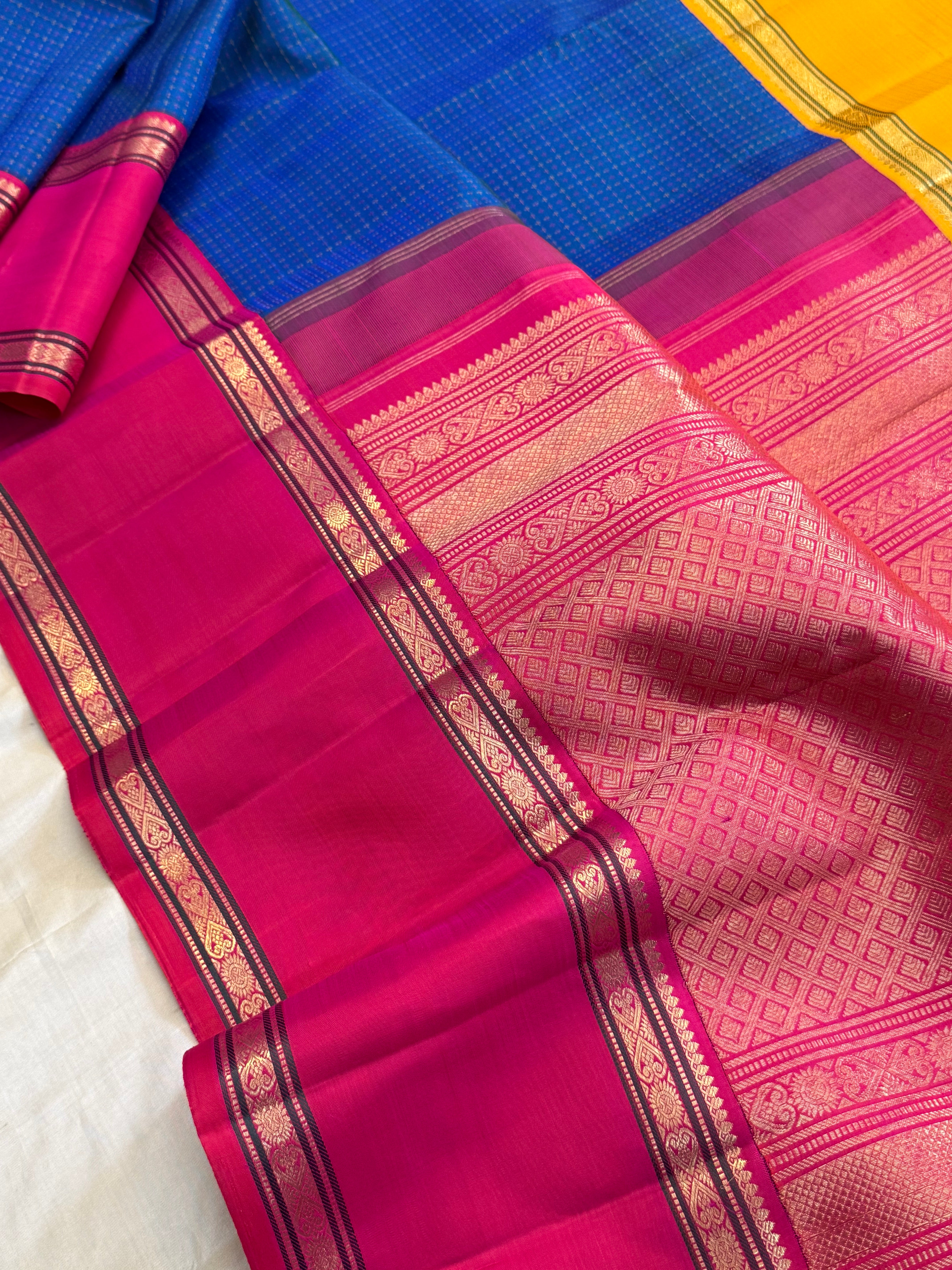 Vintage Mayilkazhuthu body plus Butta with Ganga Jamuna border CLSA10531