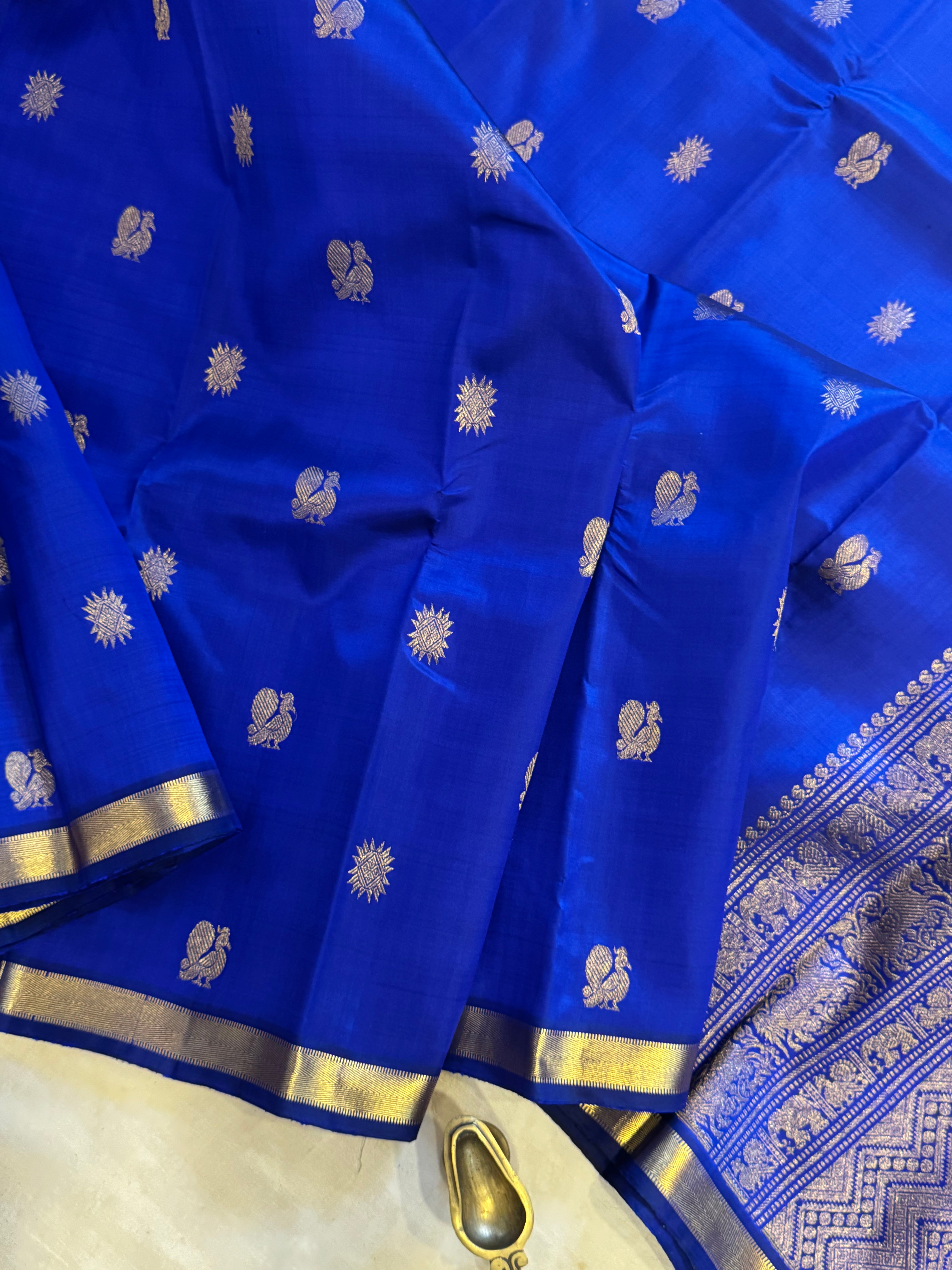 Royal blue annam and chakram butta/ Arani silk