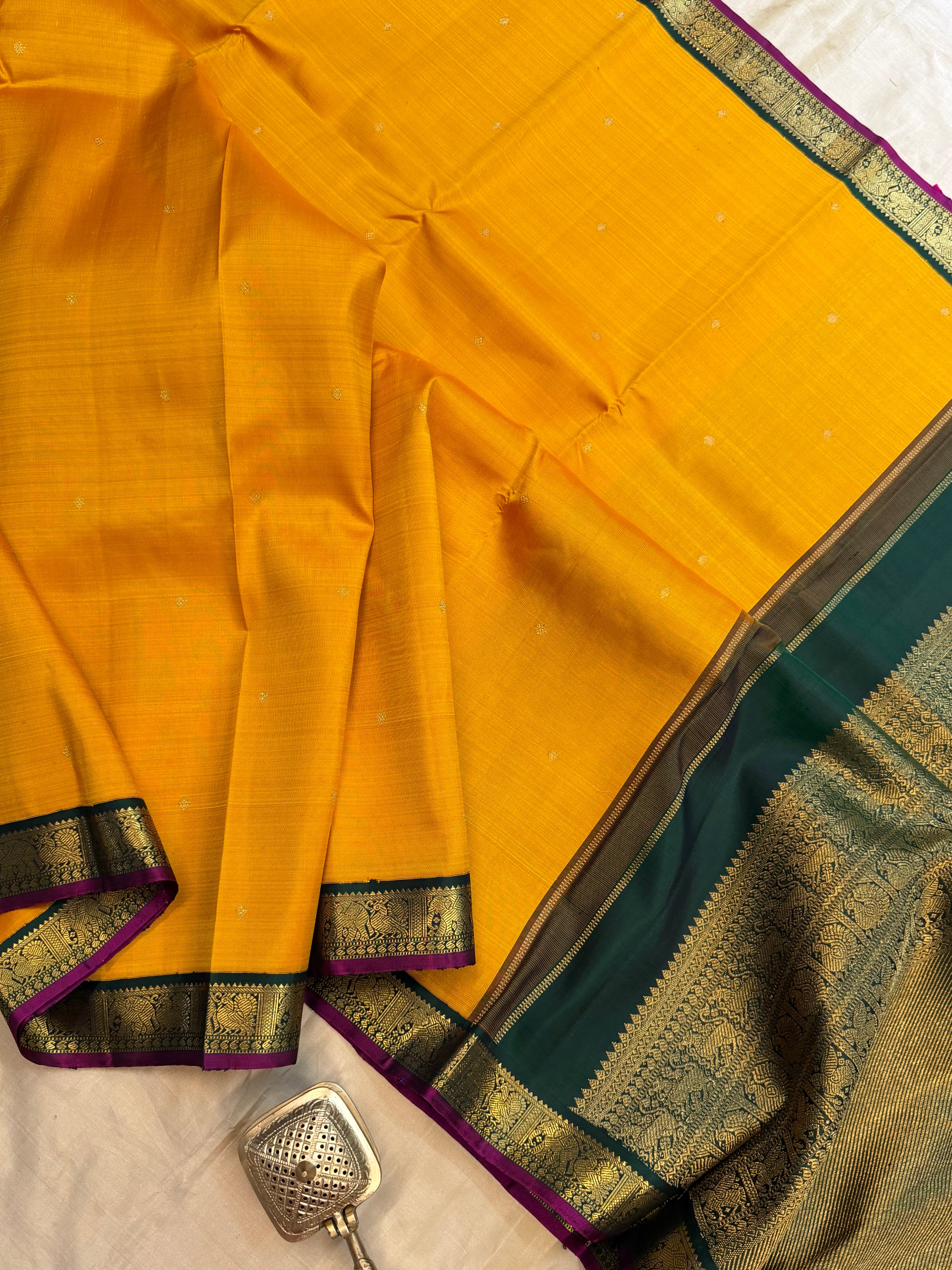 Golden mustard yellow korvai / kanjipuram silk