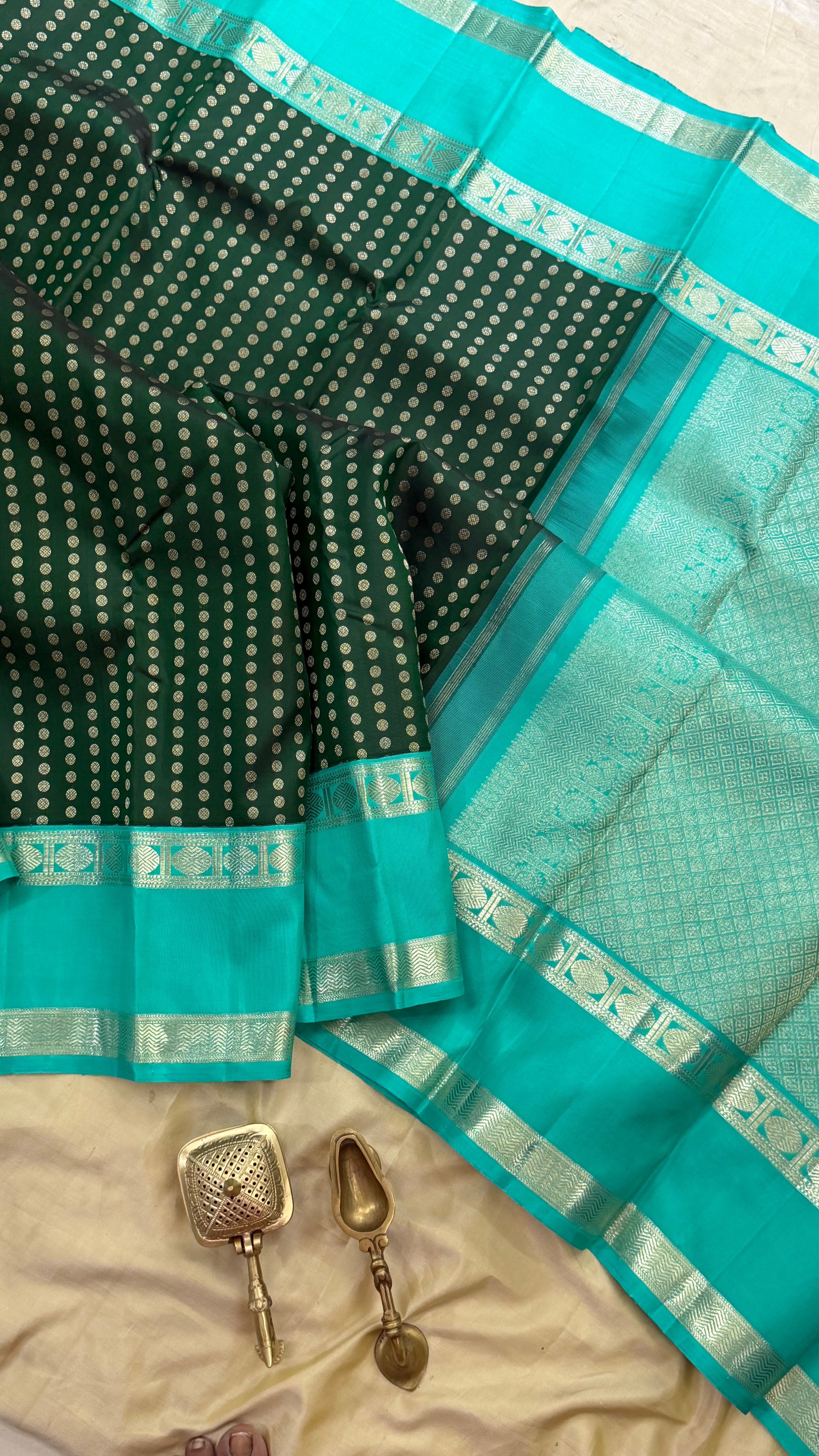 Amoha : Green Laksham Butta Korvai Kanjipuram silk 9101CL