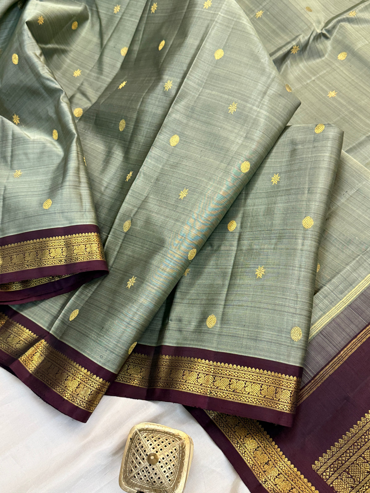 pastel olive green and small border pure Zari / kanjipuram silk saree clsa 12032