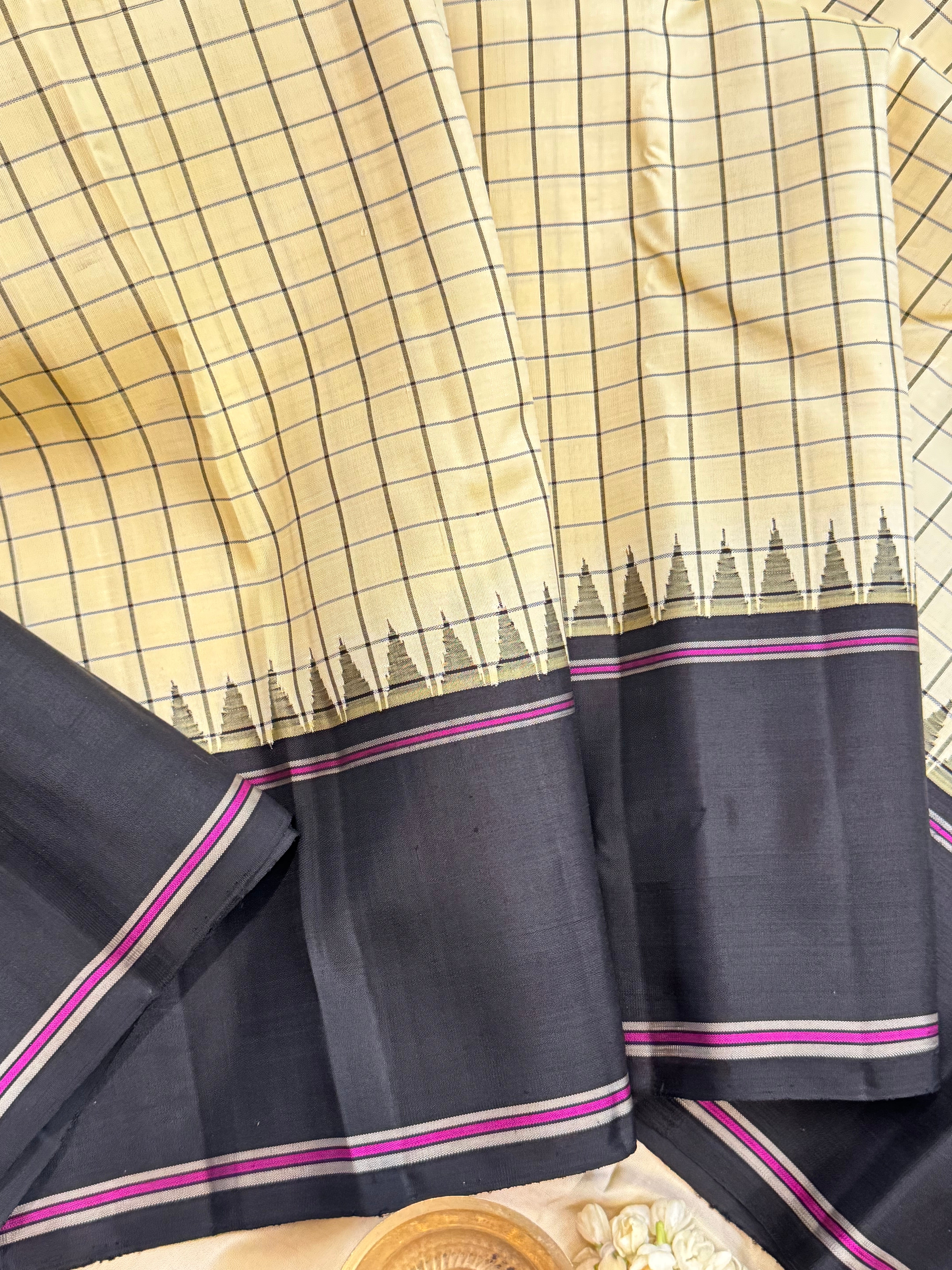 Offwhite shot lemon yellow and black checks / Arani silk