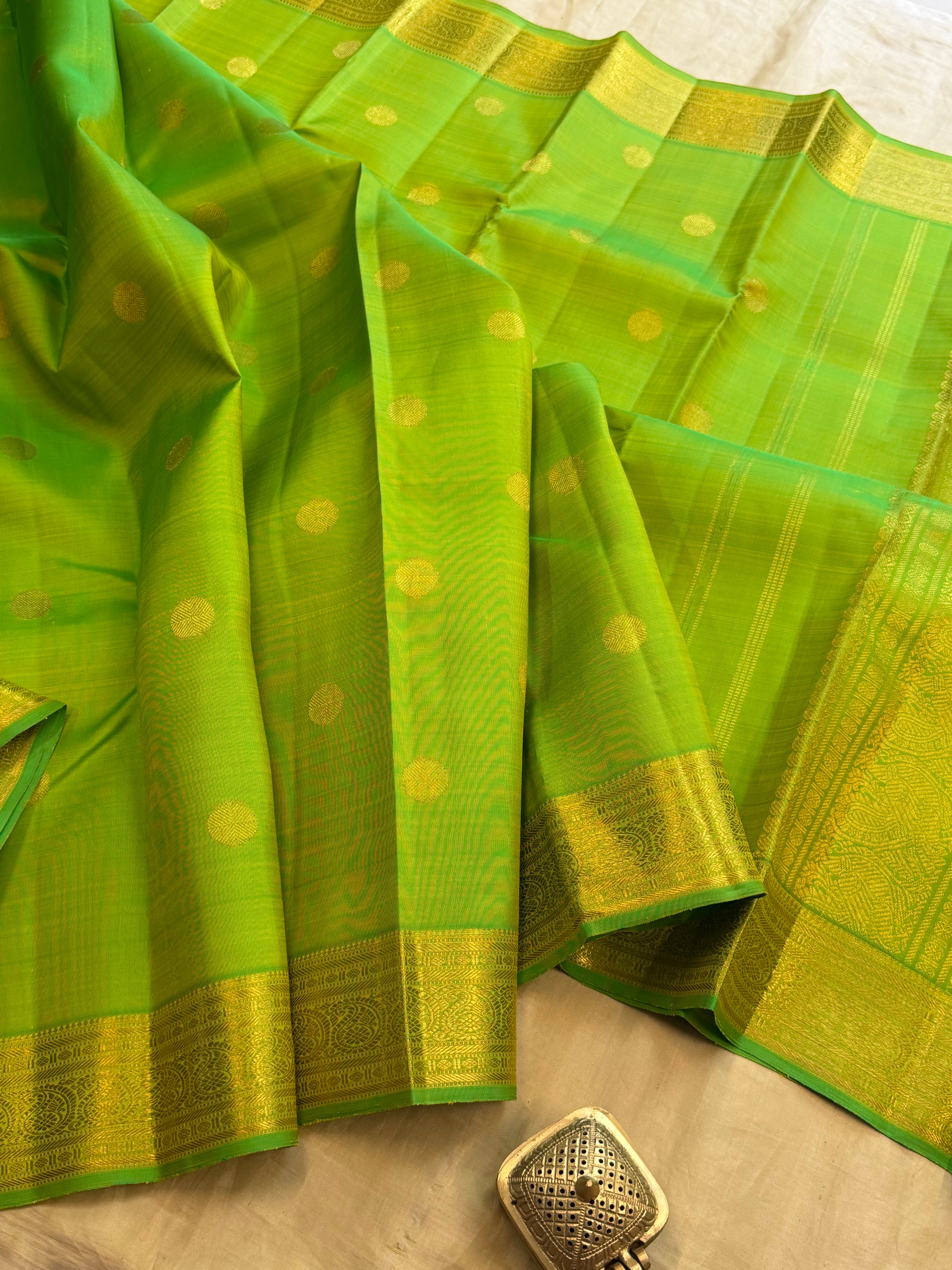 Moha : Lemon green adai pet pure Zari Kanjipuram silk