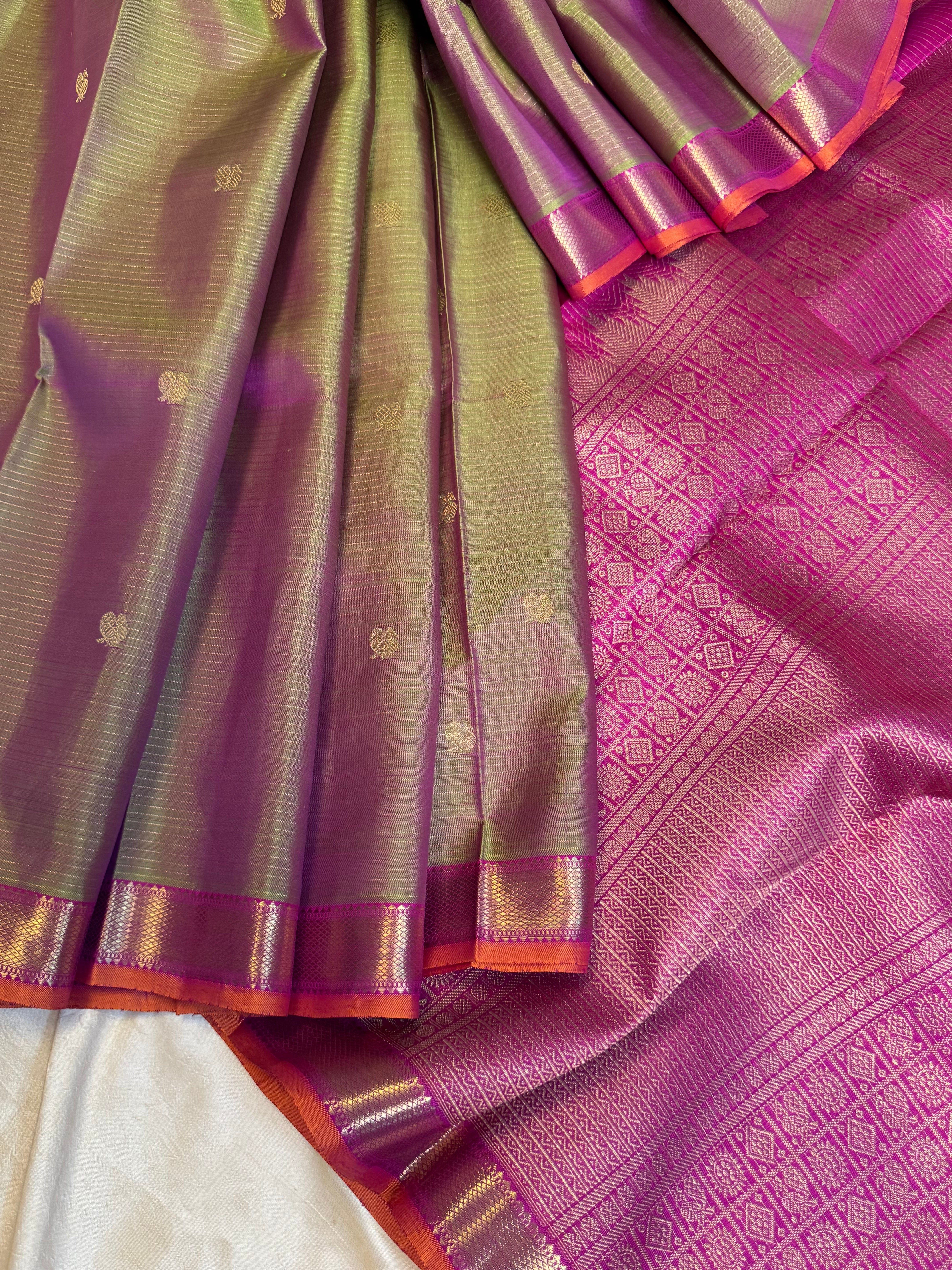 Maanthulir Vairaoosi / Kanjipuram silk
