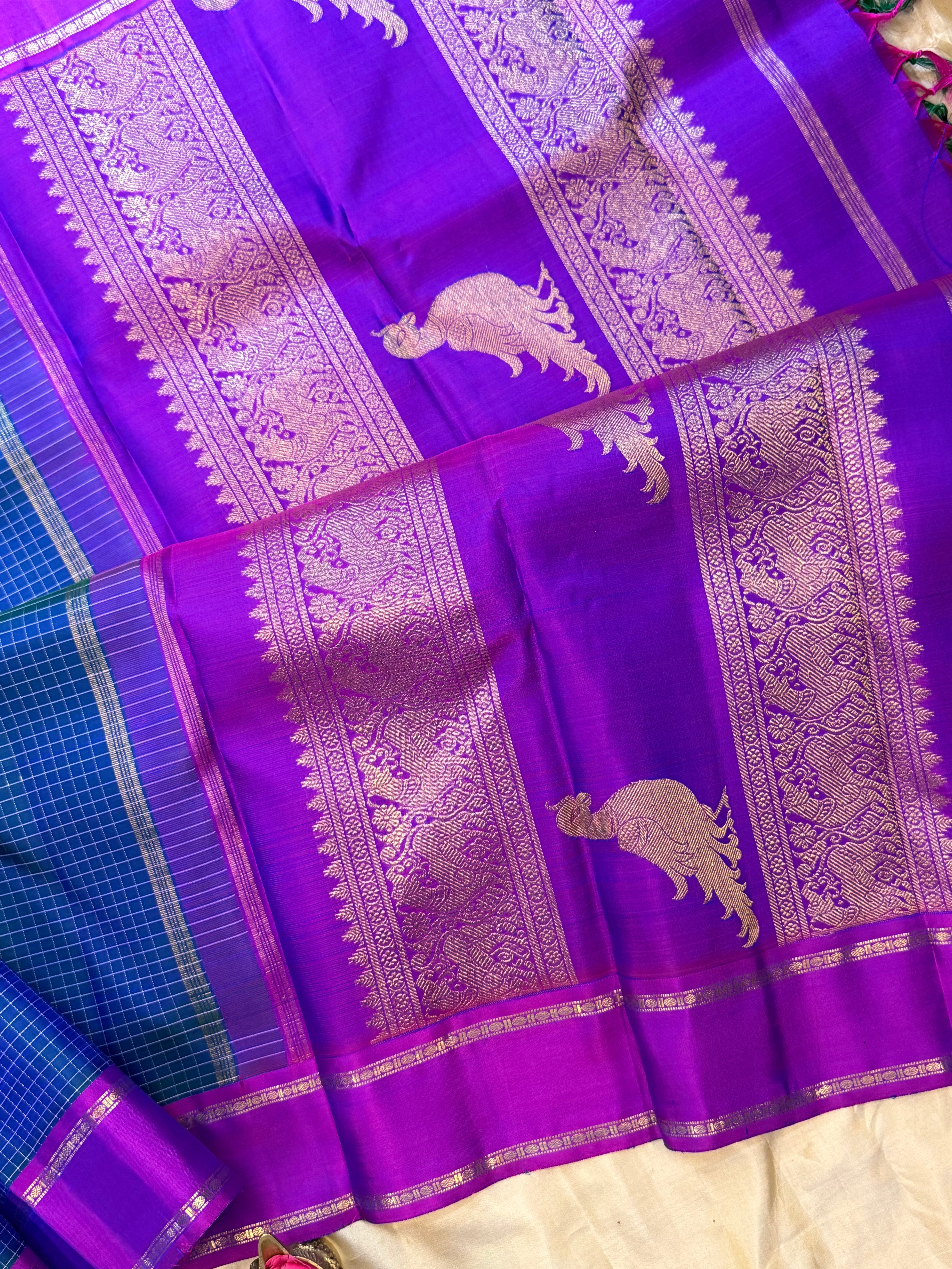 Mayilkazhuthu kattam - kili pallu/ Kanjipuram silk