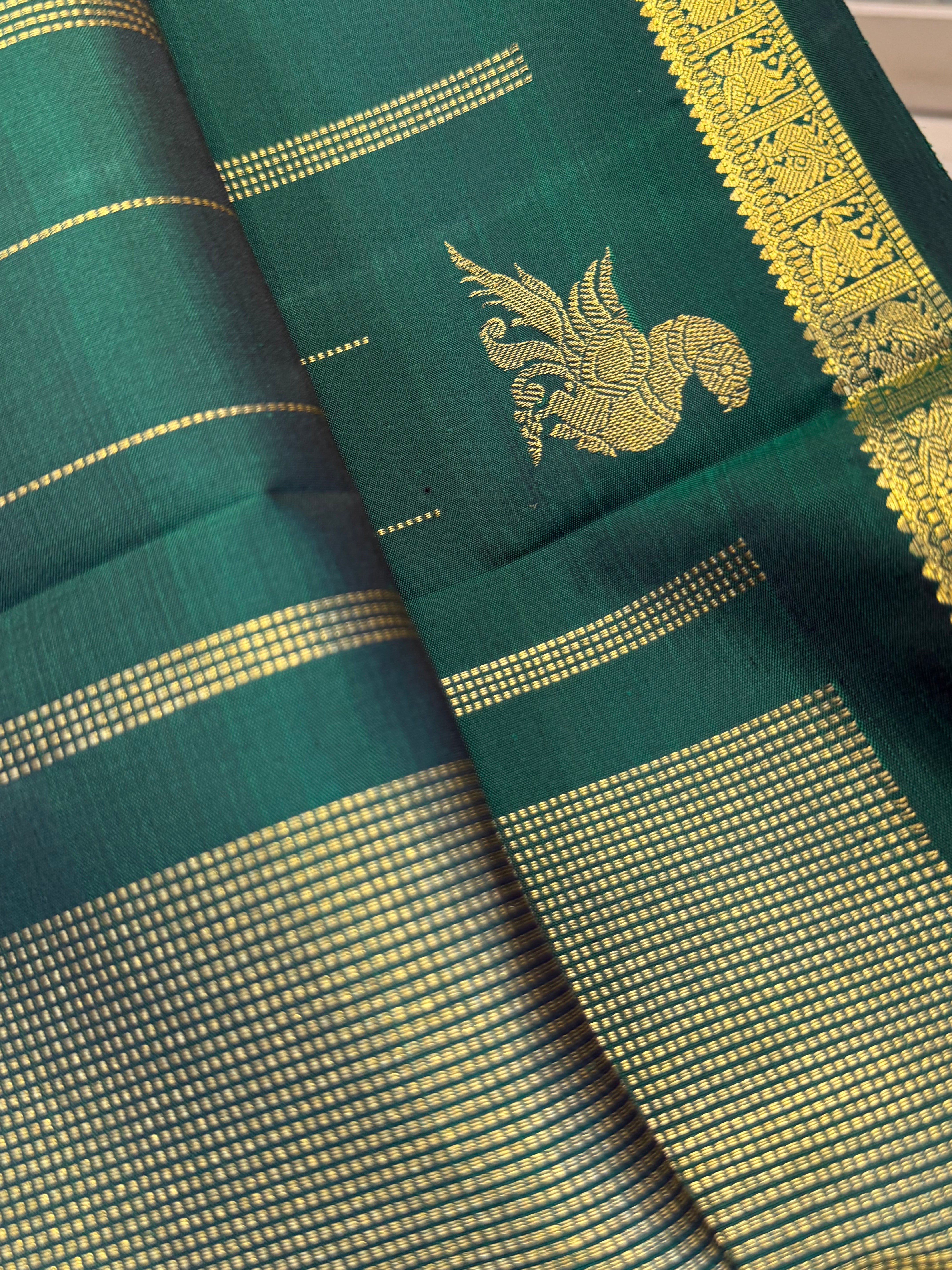 Dark green kili butta / Kanjipuram silk CL9123