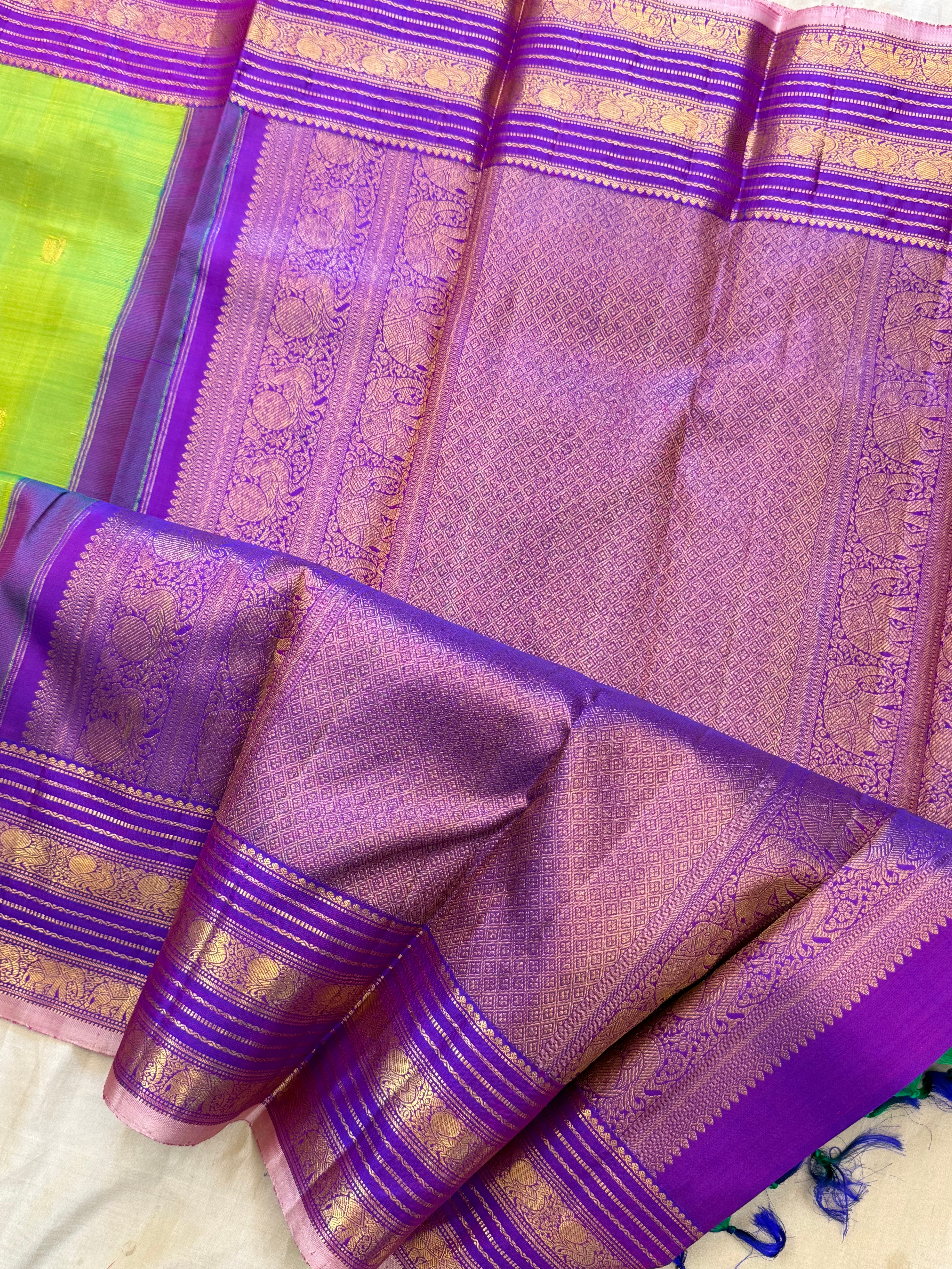 Parrot green body and Majenta border / Arani Silk Saree CLSA10530