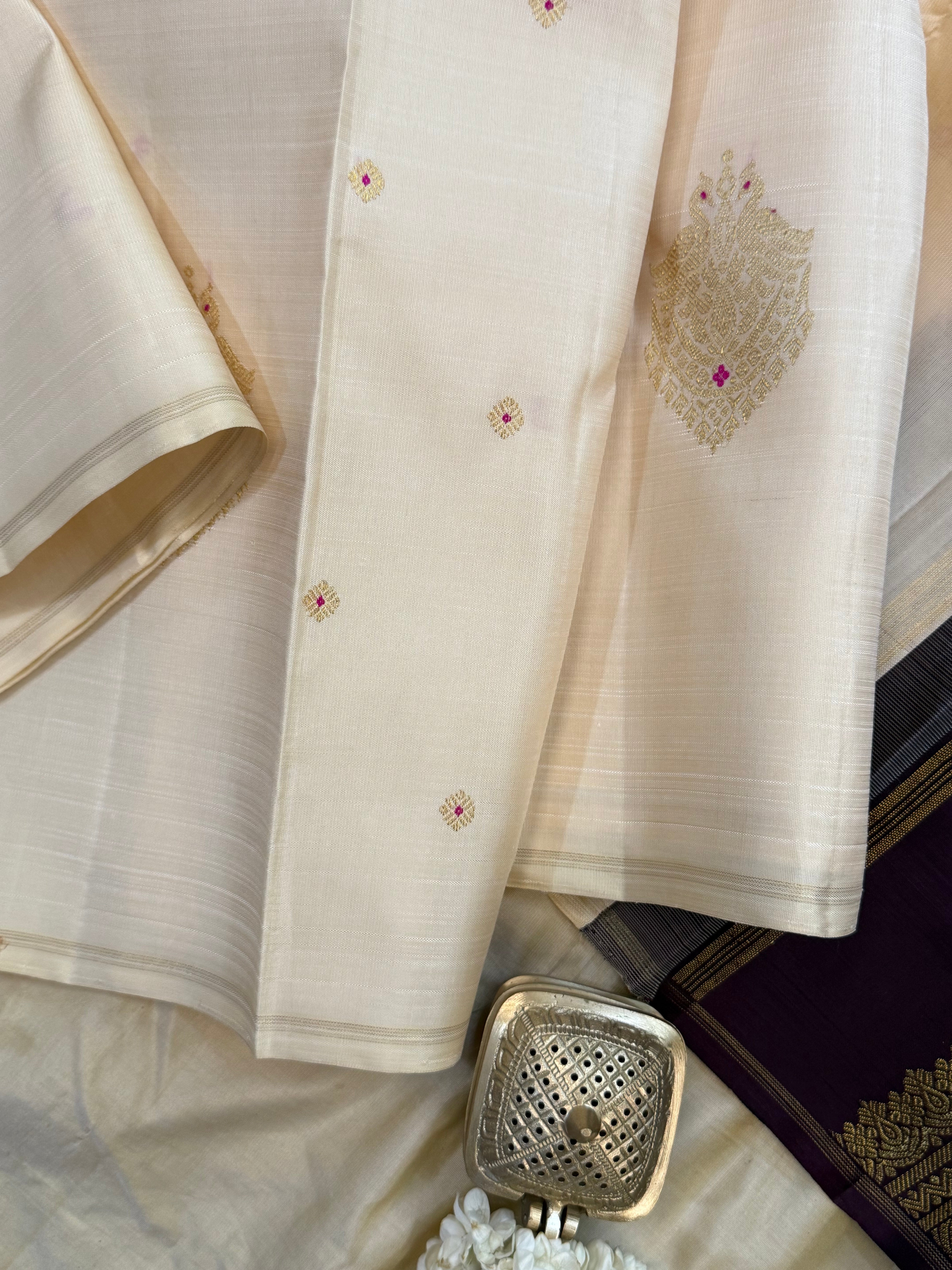 Offwhite meenakari butta/ Kanjipuram silk