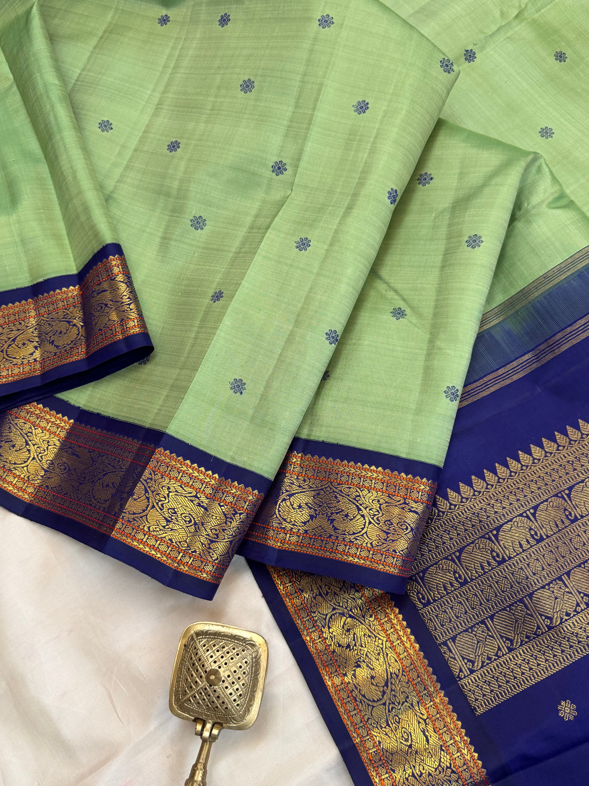 Elakai green Kai Korvai / pure Zari Kanjipuram silk
