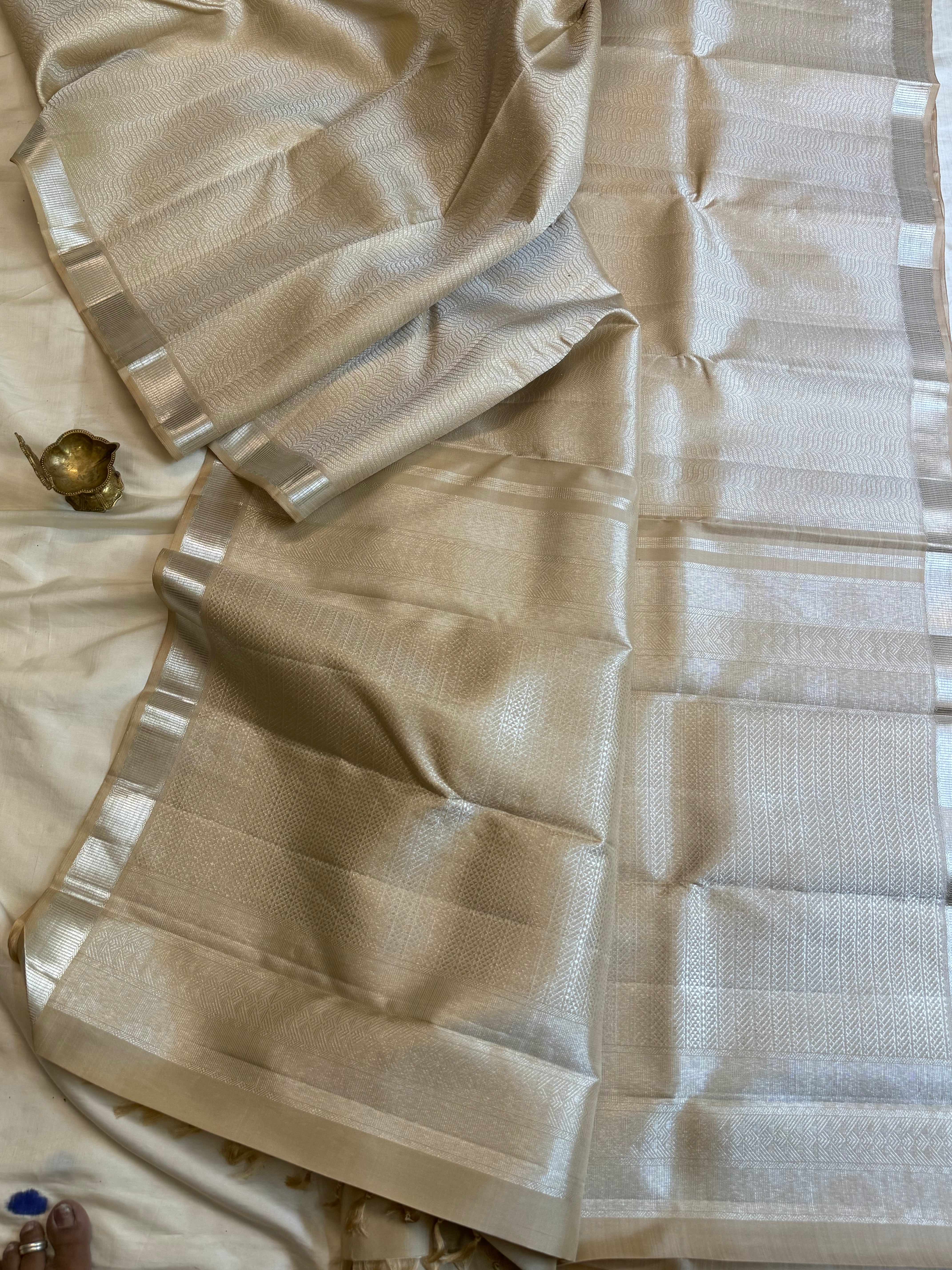 Silver Zari vangi body / kanjipuram silk