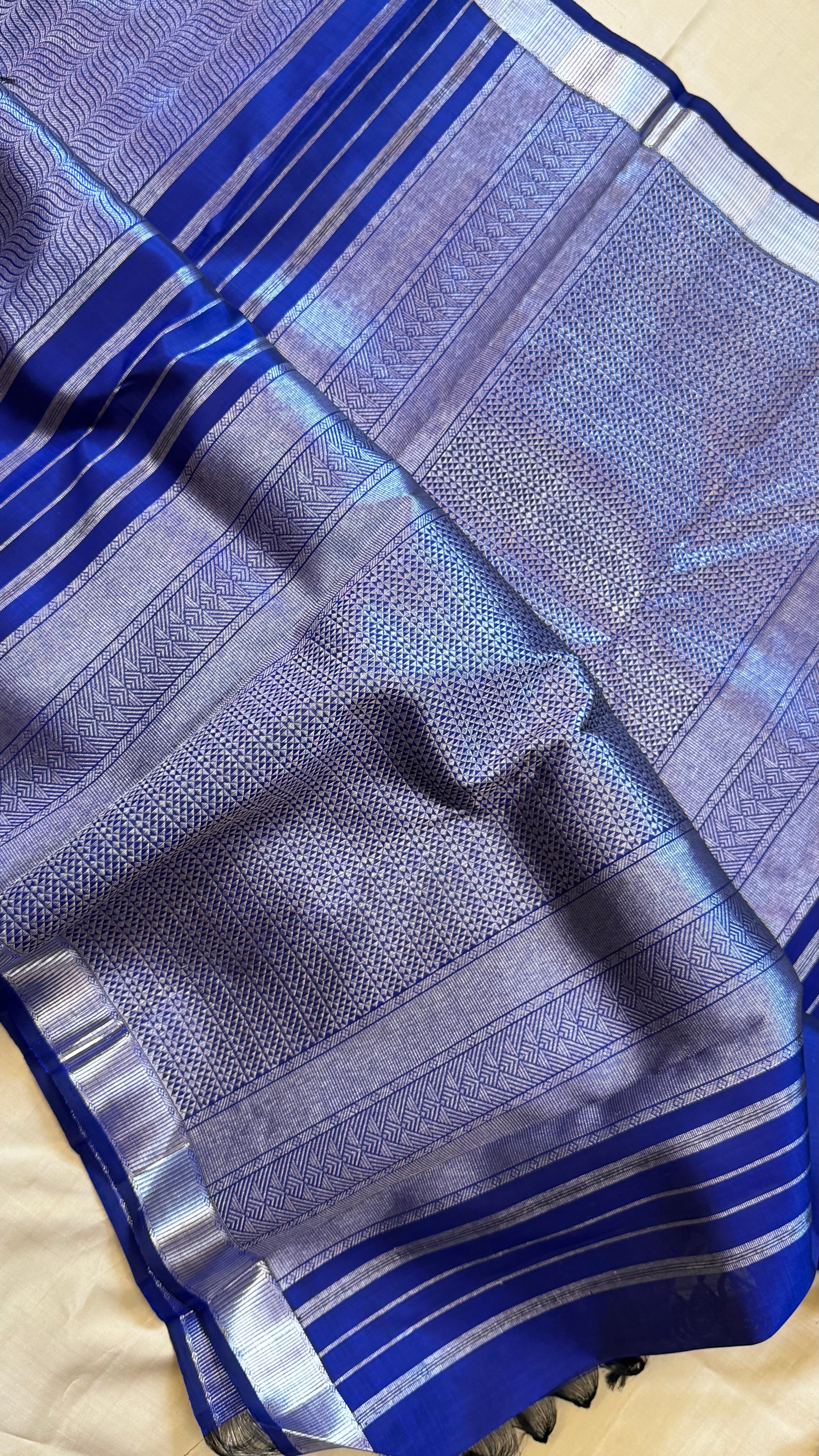 Blue silver vanki pattern / Kanjipuram Silk