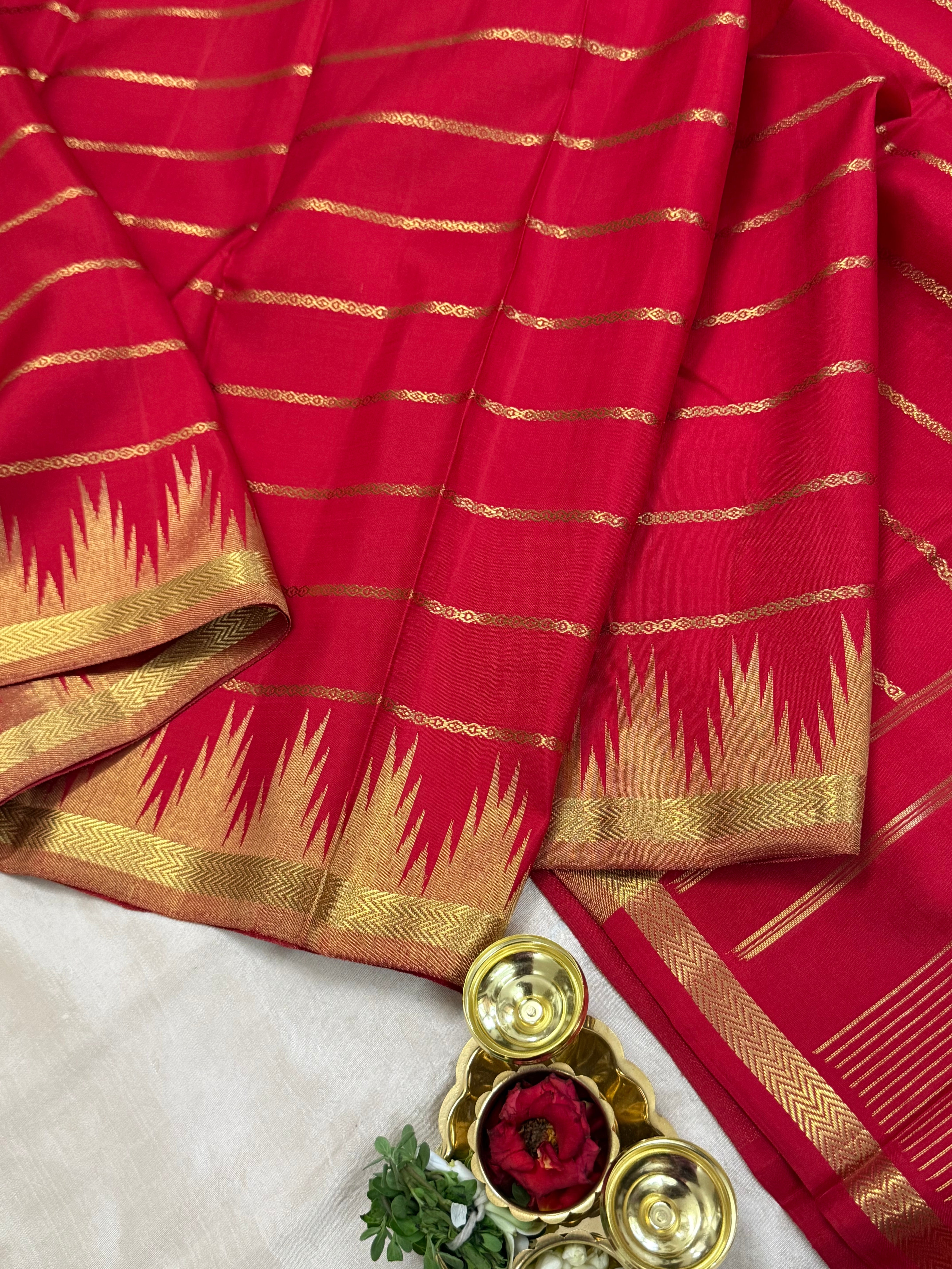 Red vintage veldhari and 8 kol / Kanjipuram silk
