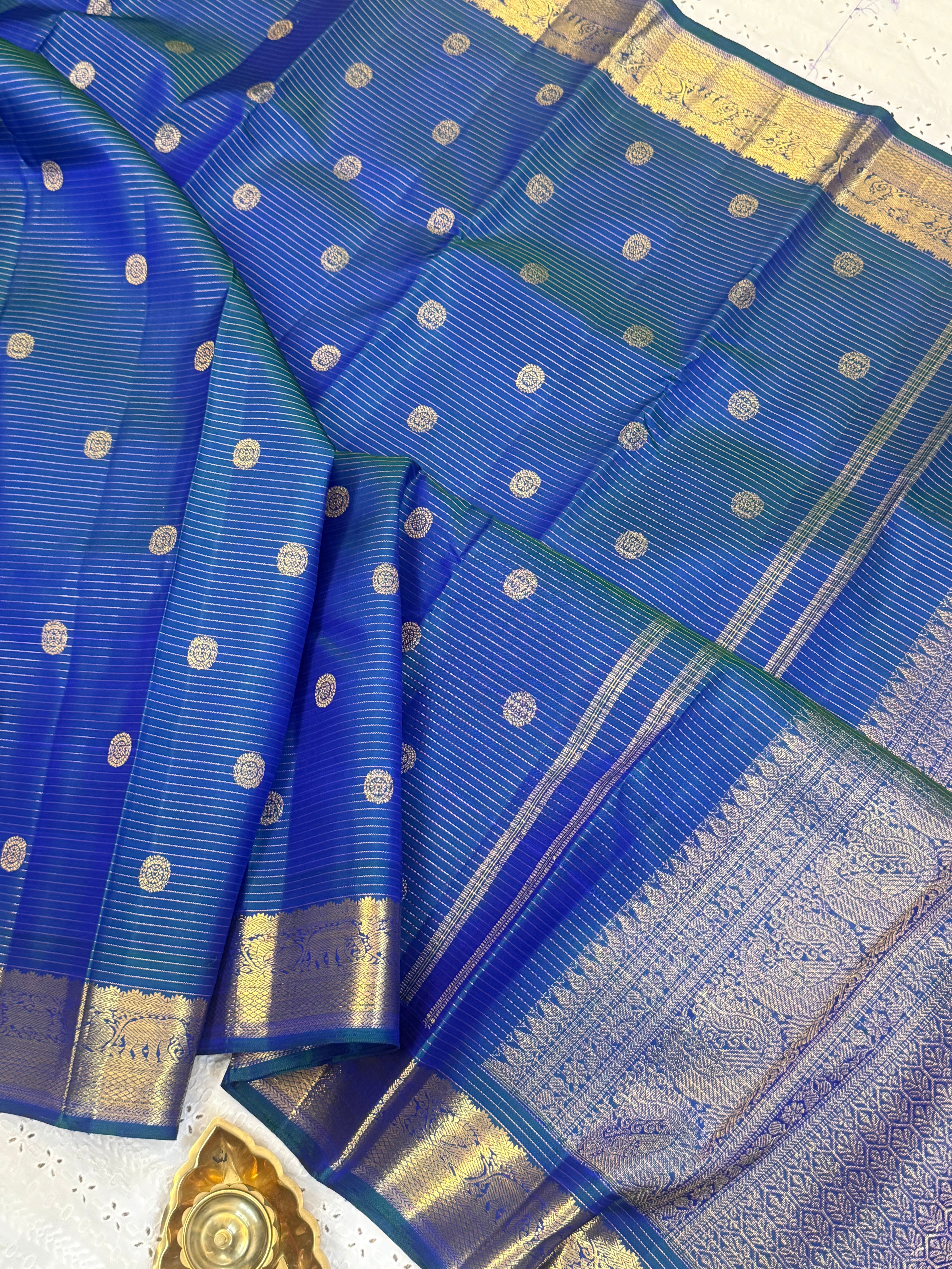 Mayilkazhuthu thanthi Kambi body chakram Butta / kanjipuram silk saree CLSA10350