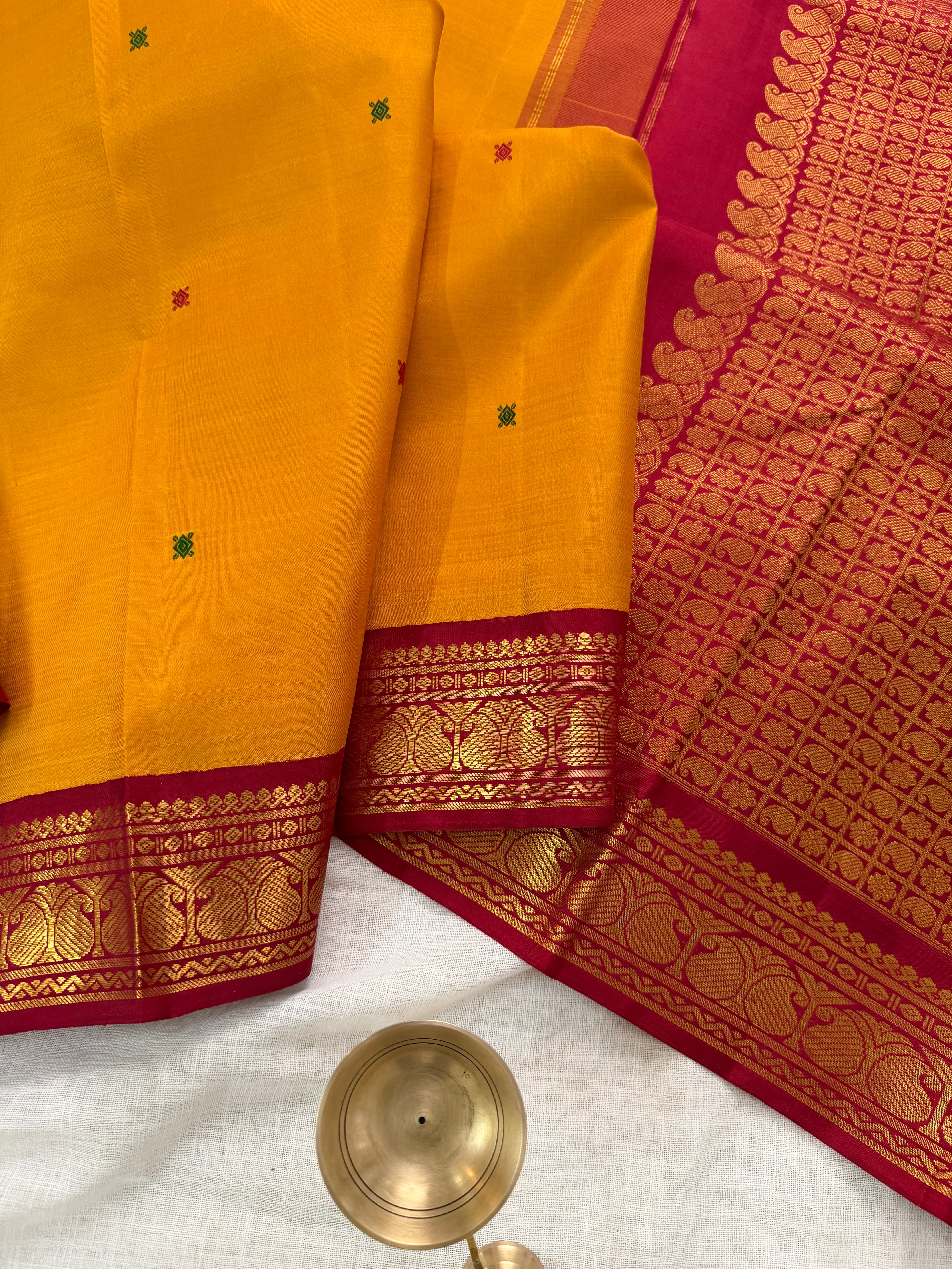 Yellow korvai / Arani silk