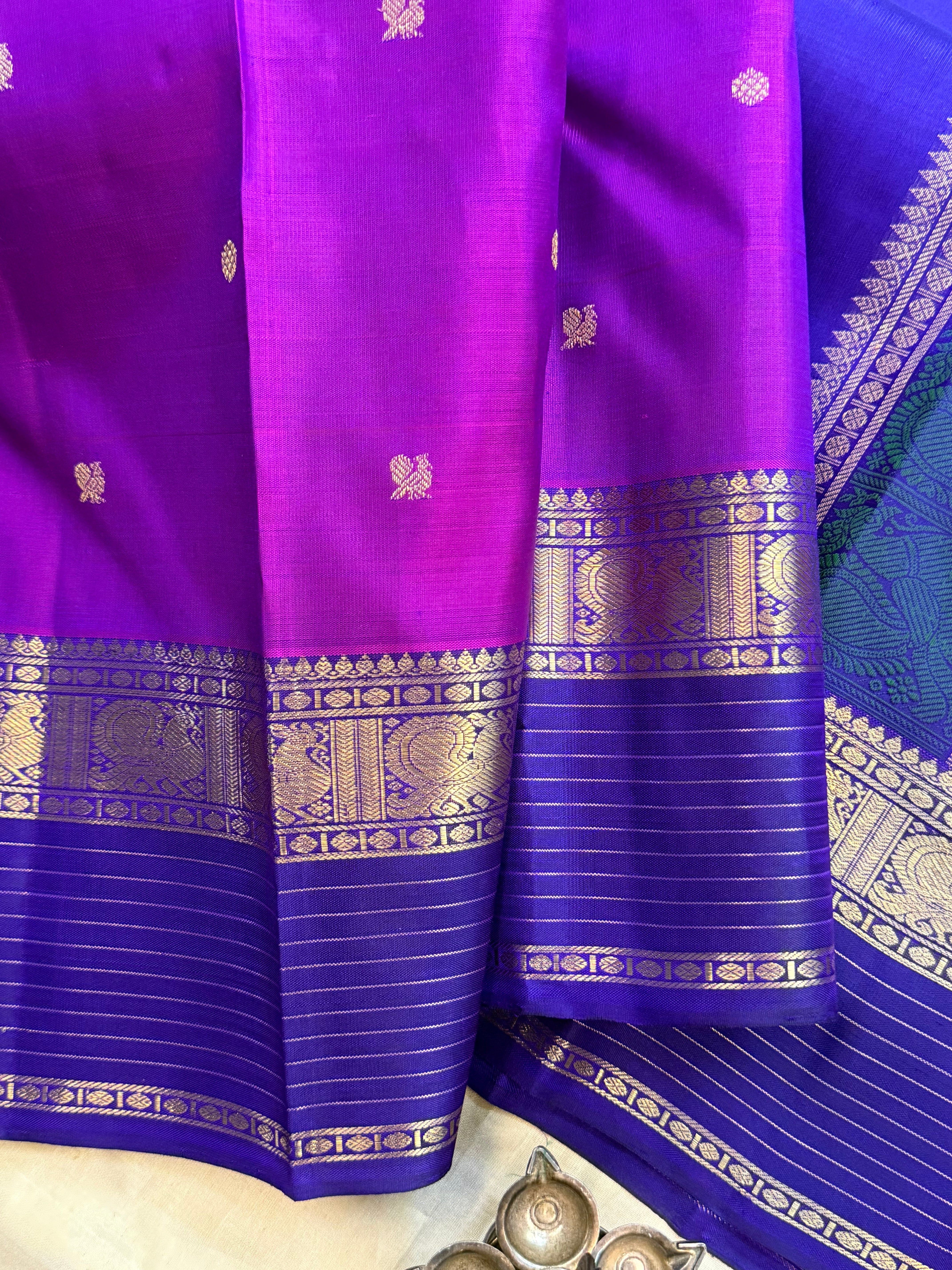 Vadamalli and purple kaal erangina border/ Kanjipuram silk