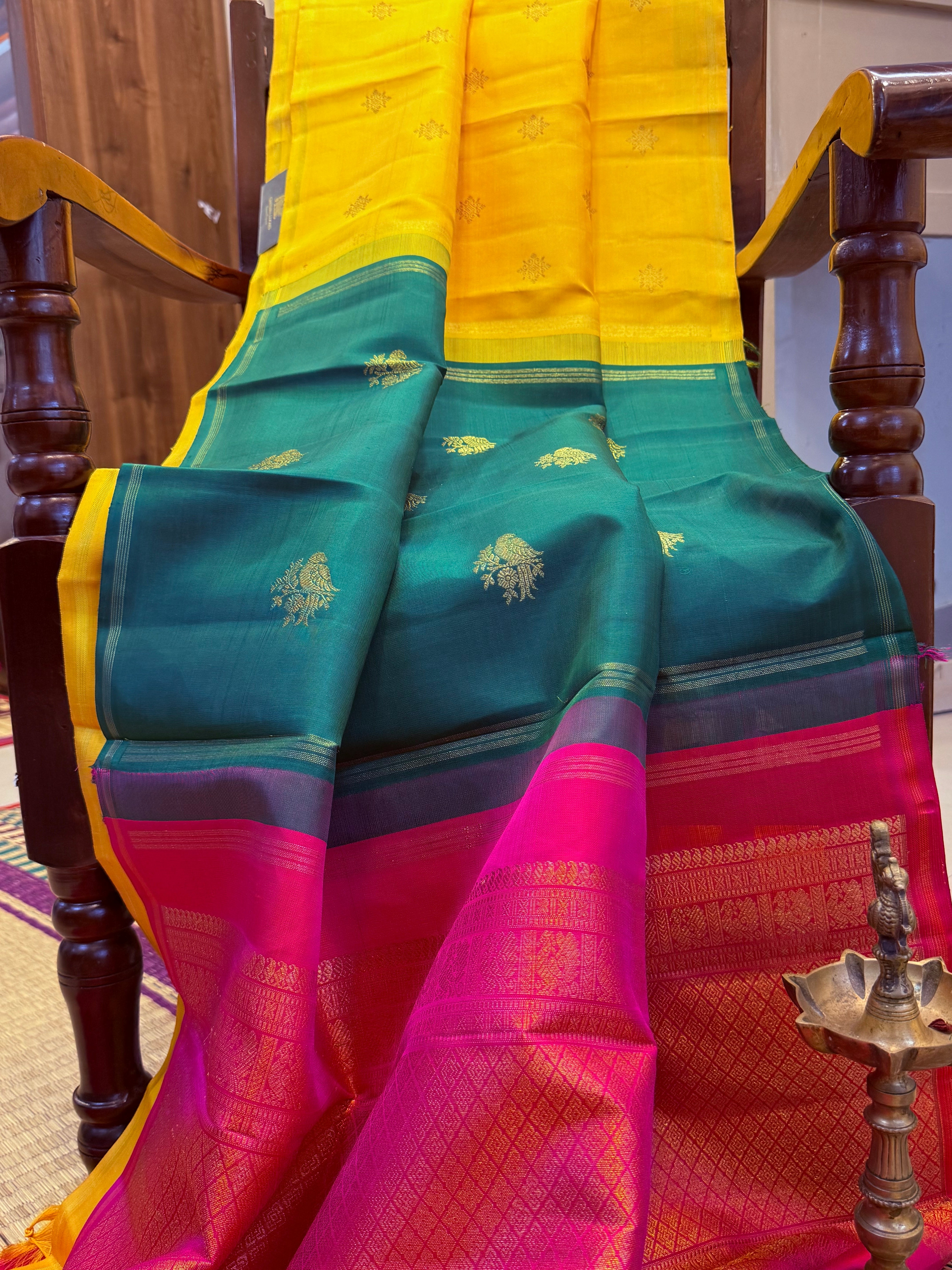 Yellow double color pallu borderless/ Kanjipuram silk CL9976