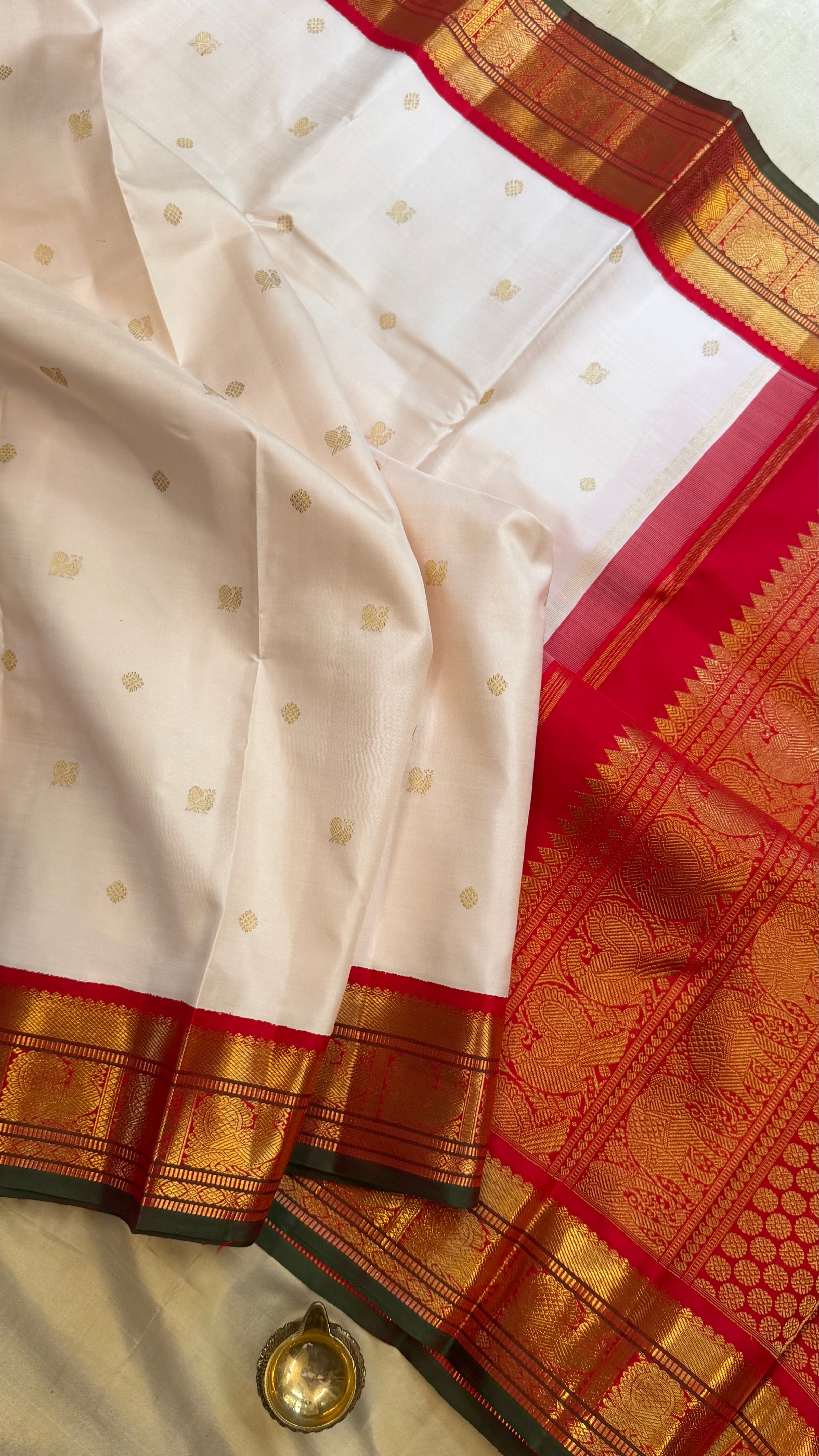 Off white and Red kai Korvai/Kanjipuram silk