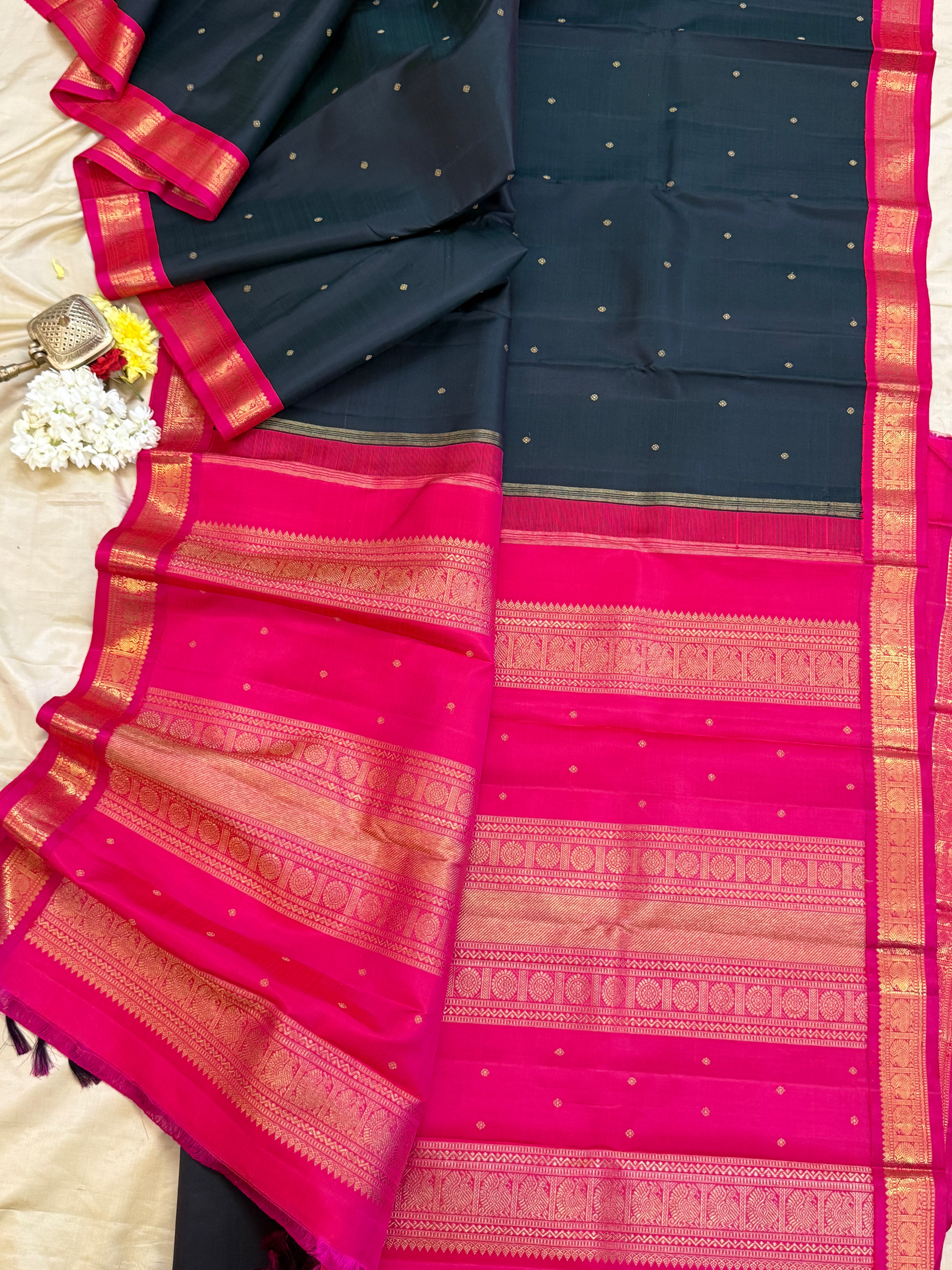BOTTLE GREEN WITH PINK ANNAM PET SMALL KORVAI/ KANJIPURAM SILK CLSA10510