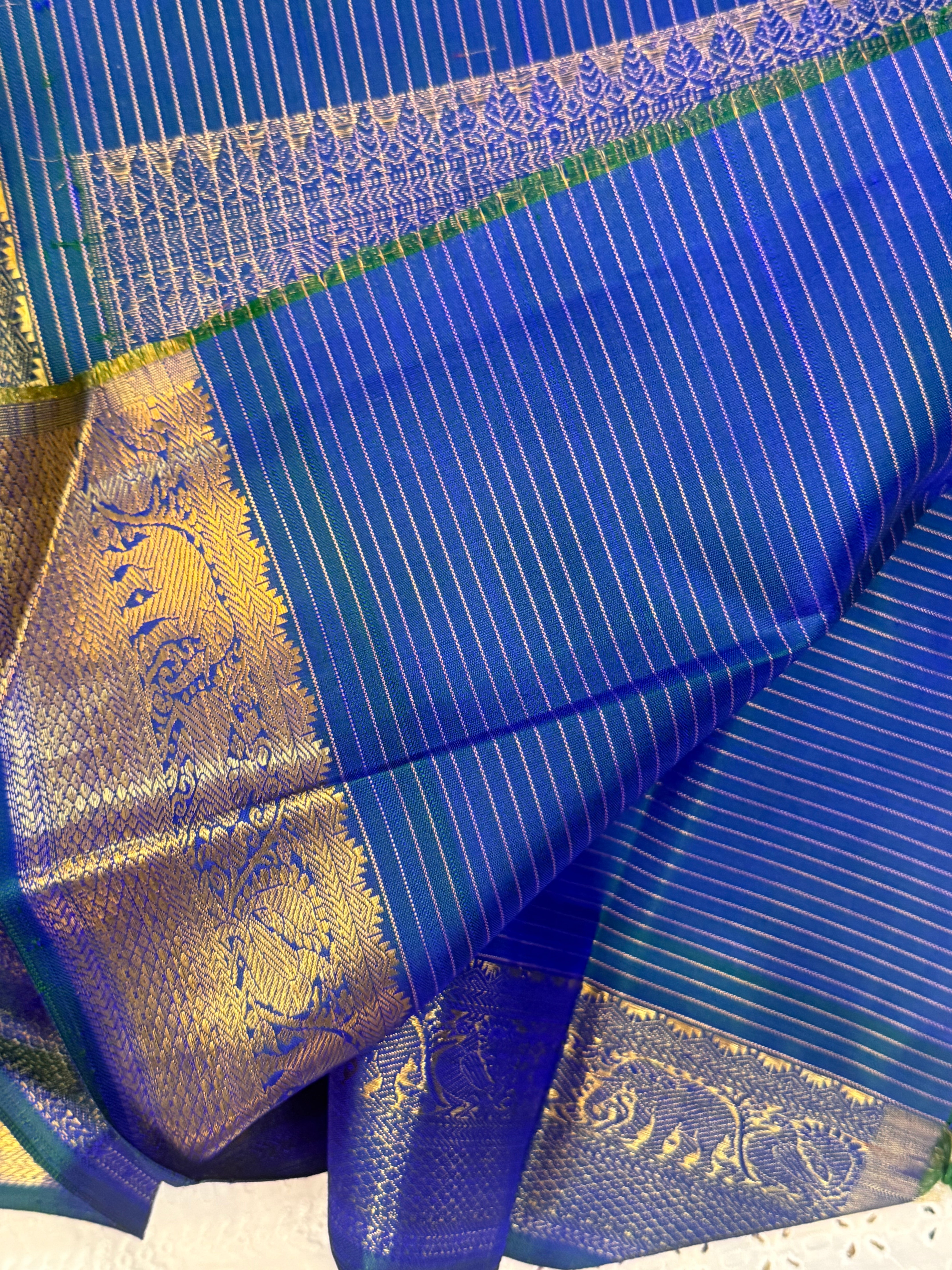 Mayilkazhuthu thanthi Kambi body chakram Butta / kanjipuram silk saree CLSA10350
