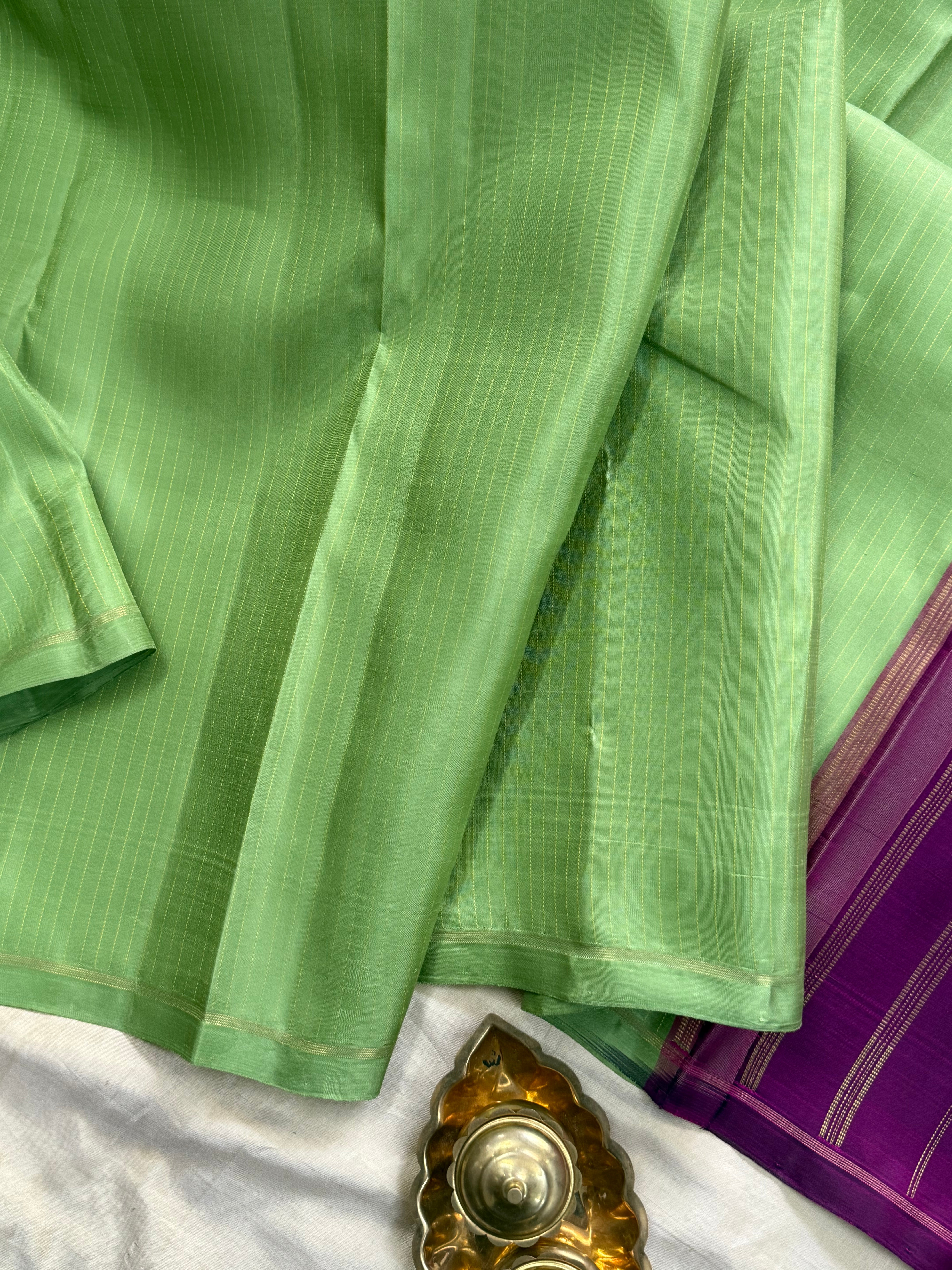 PISTA GREEN AND BODY THREAD LINE BORDER LESS/ KANJIPURAM SILK SAREE CLSA9962