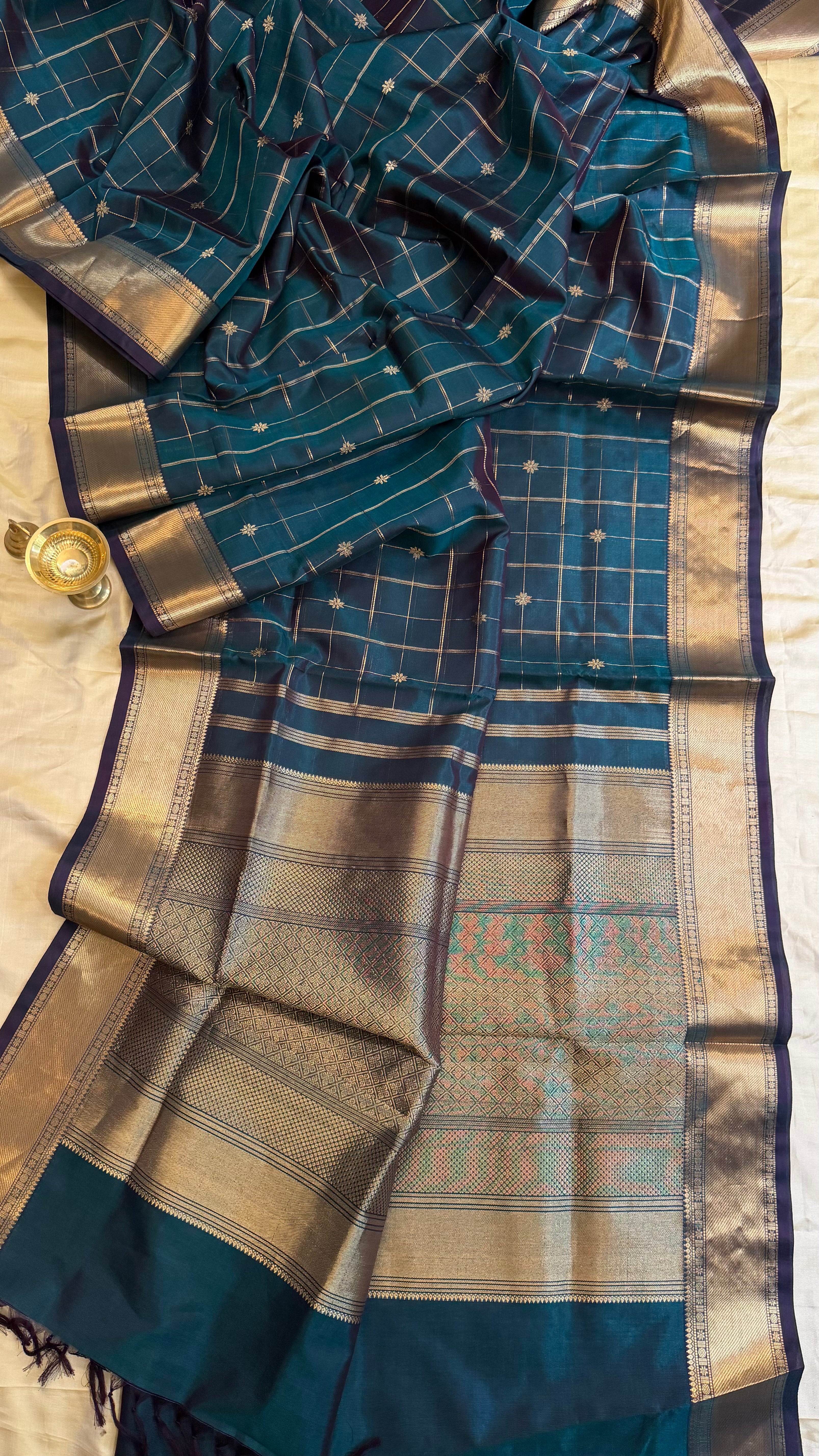 Mayilkazhuthu green kattam / Premium silk cotton