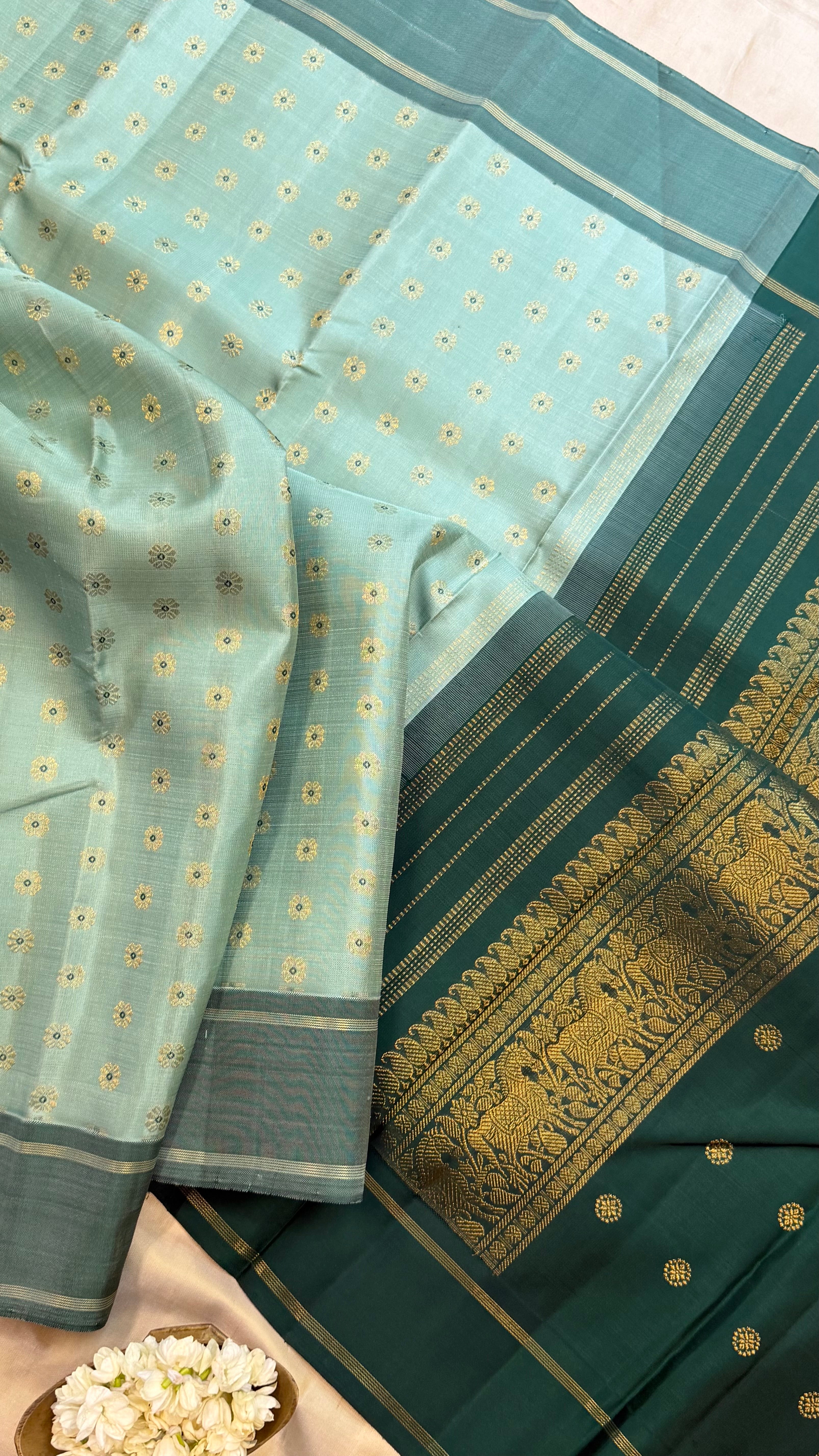 Elakai green Meena work Butta / Kanjipuram silk saree