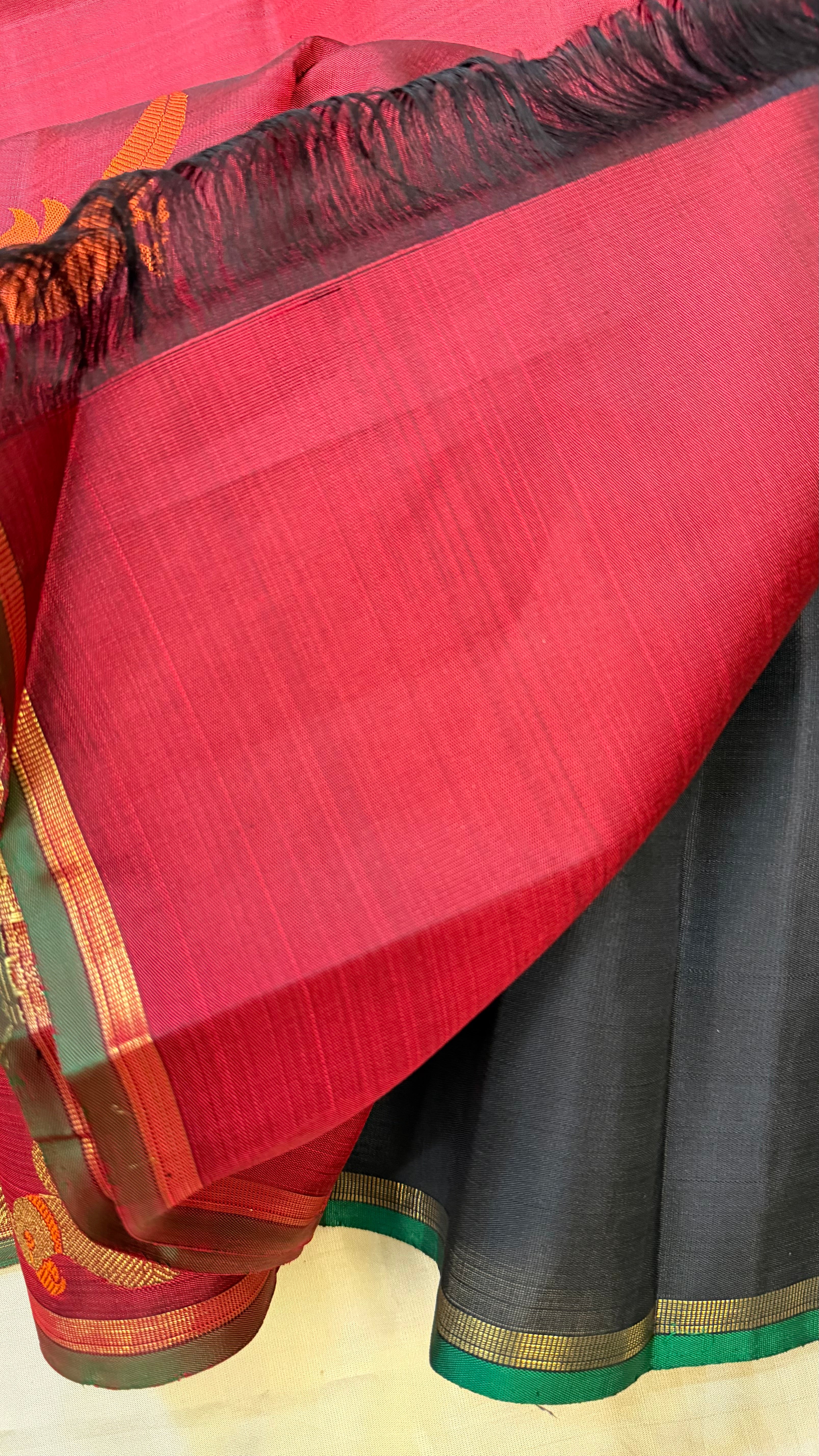 Black meenakari kili butta / kanjipuram silk