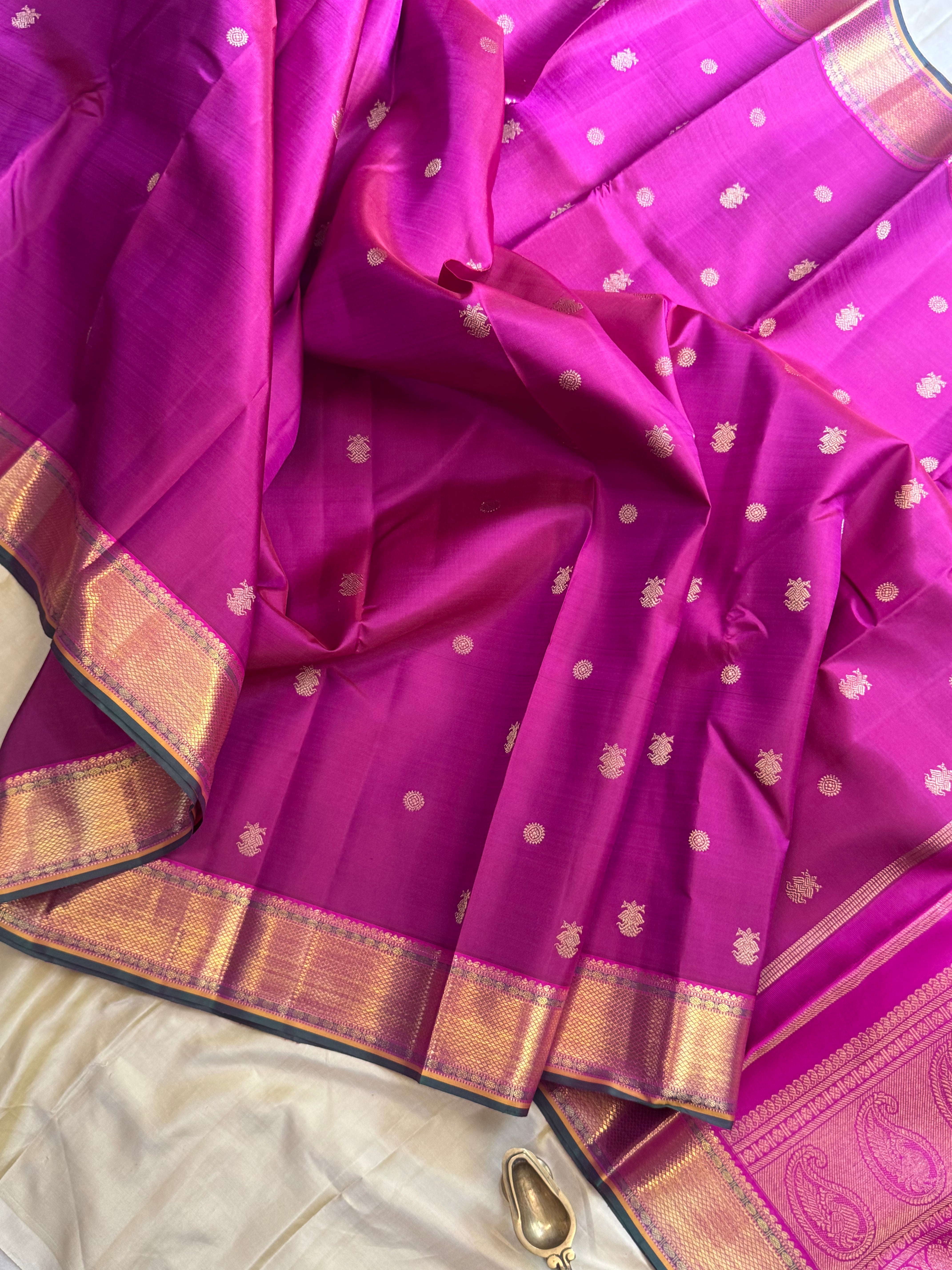 Swapnam : Vadamalli irutalaipakshi Butta / kanjipuram silk
