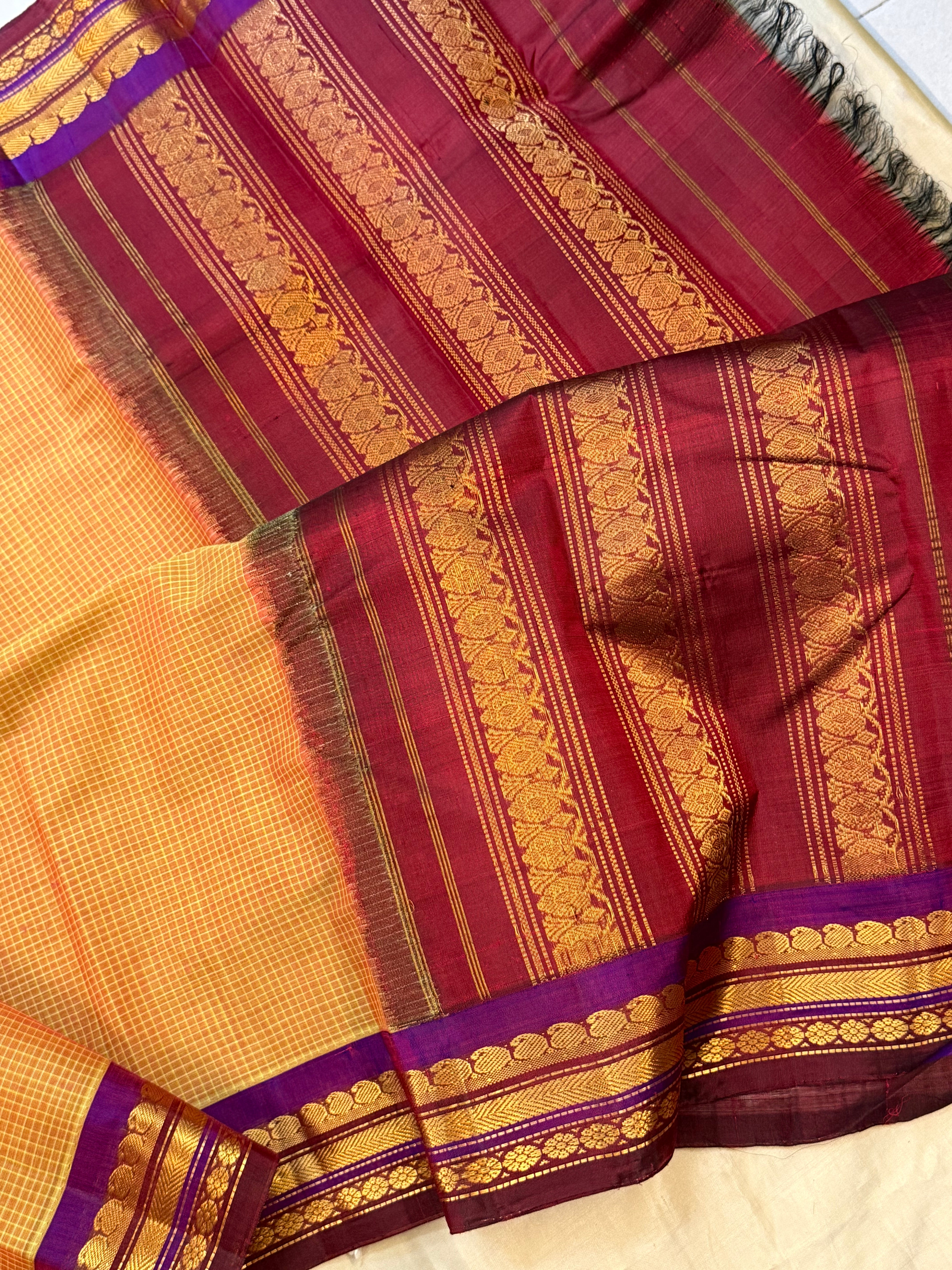 Golden shot purple korvai / Gadwal cotton ( No Blouse)